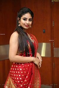 Honey Chowdary Poses With Contemporary Jewellery