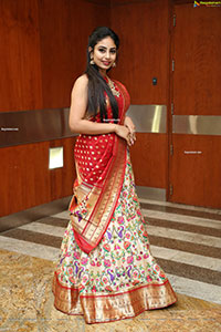 Honey Chowdary Poses With Contemporary Jewellery