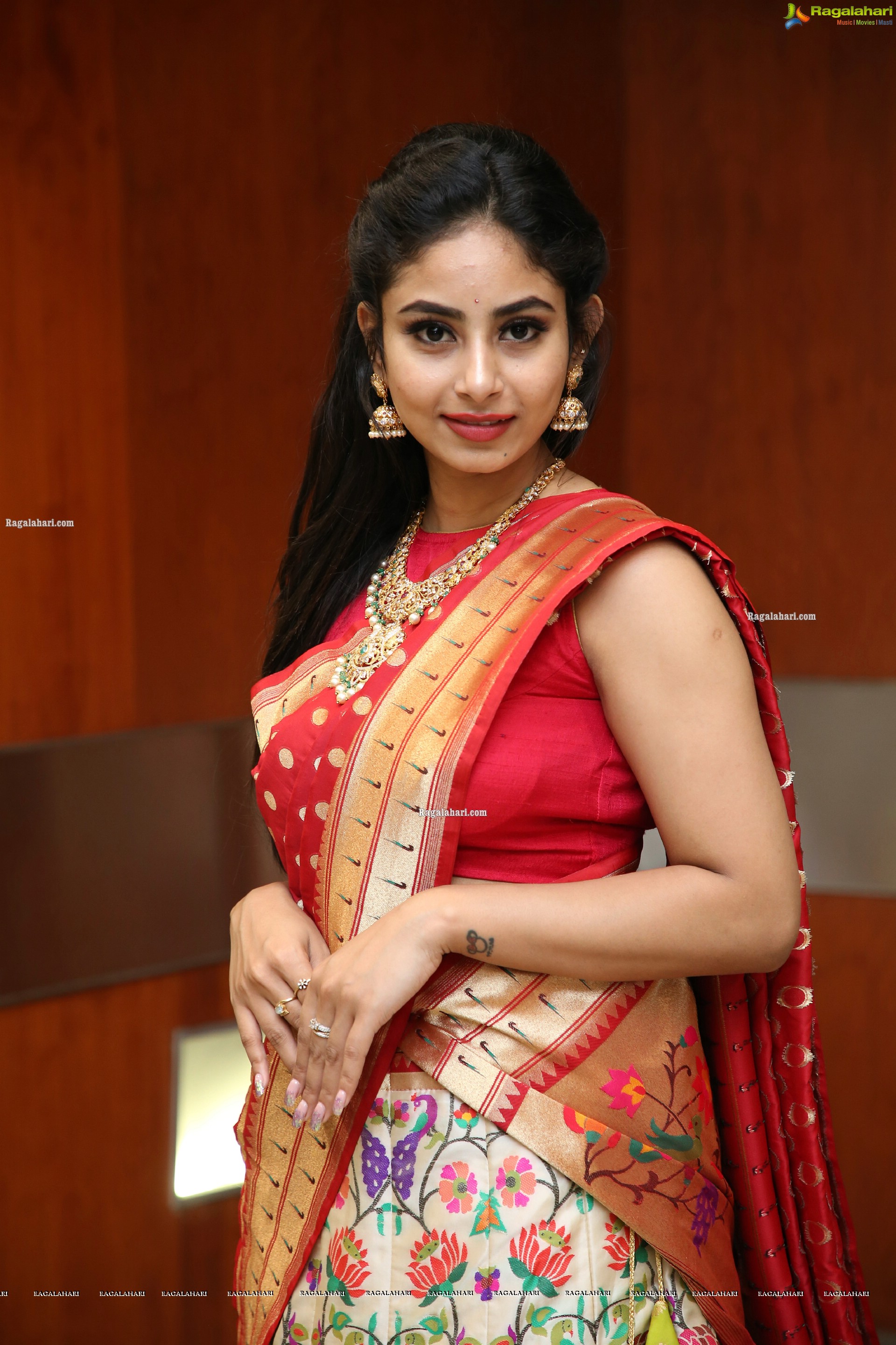 Honey Chowdary Poses With Contemporary Jewellery, HD Photo Gallery