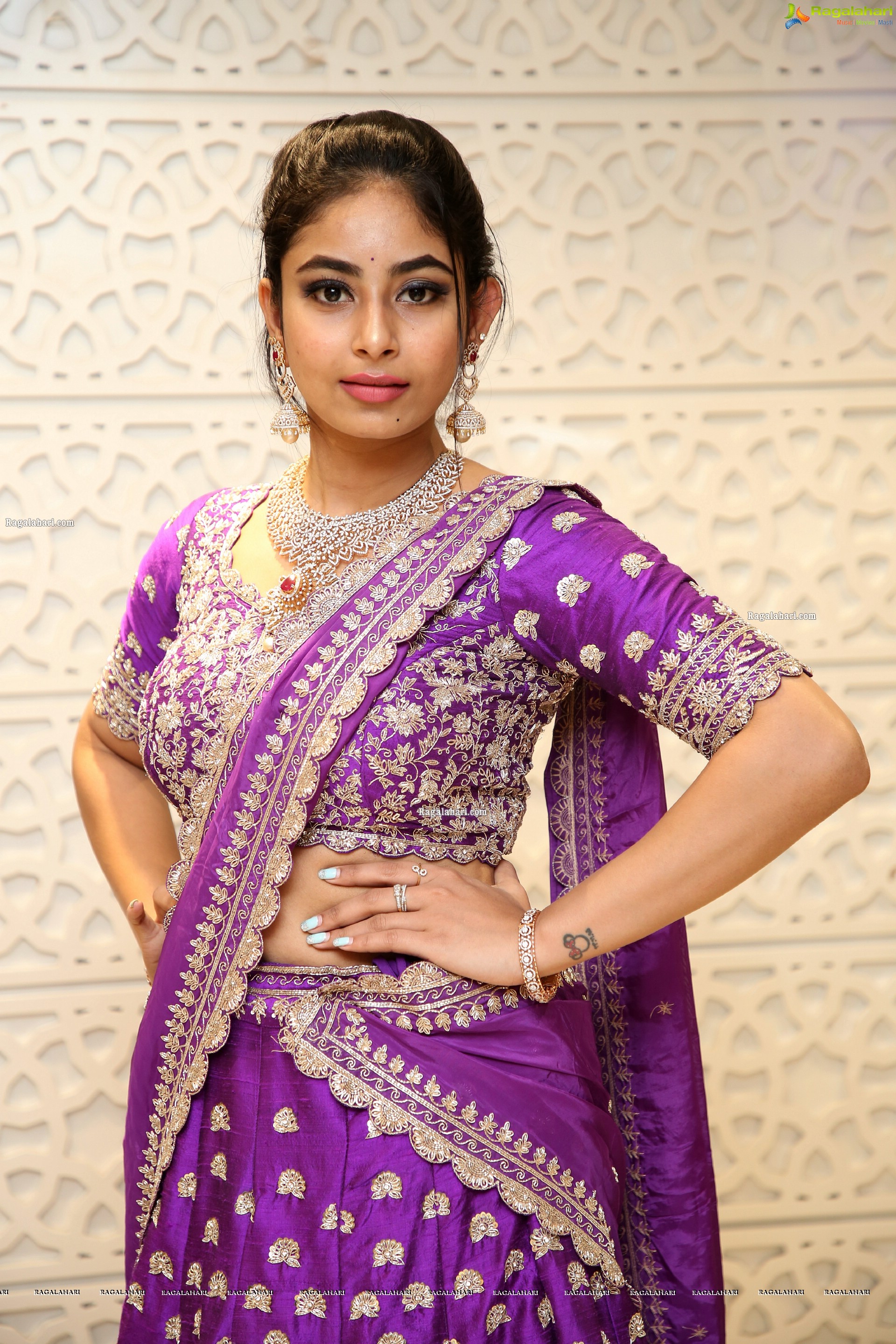 Honey Chowdary in Traditional Jewellery, HD Photo Gallery
