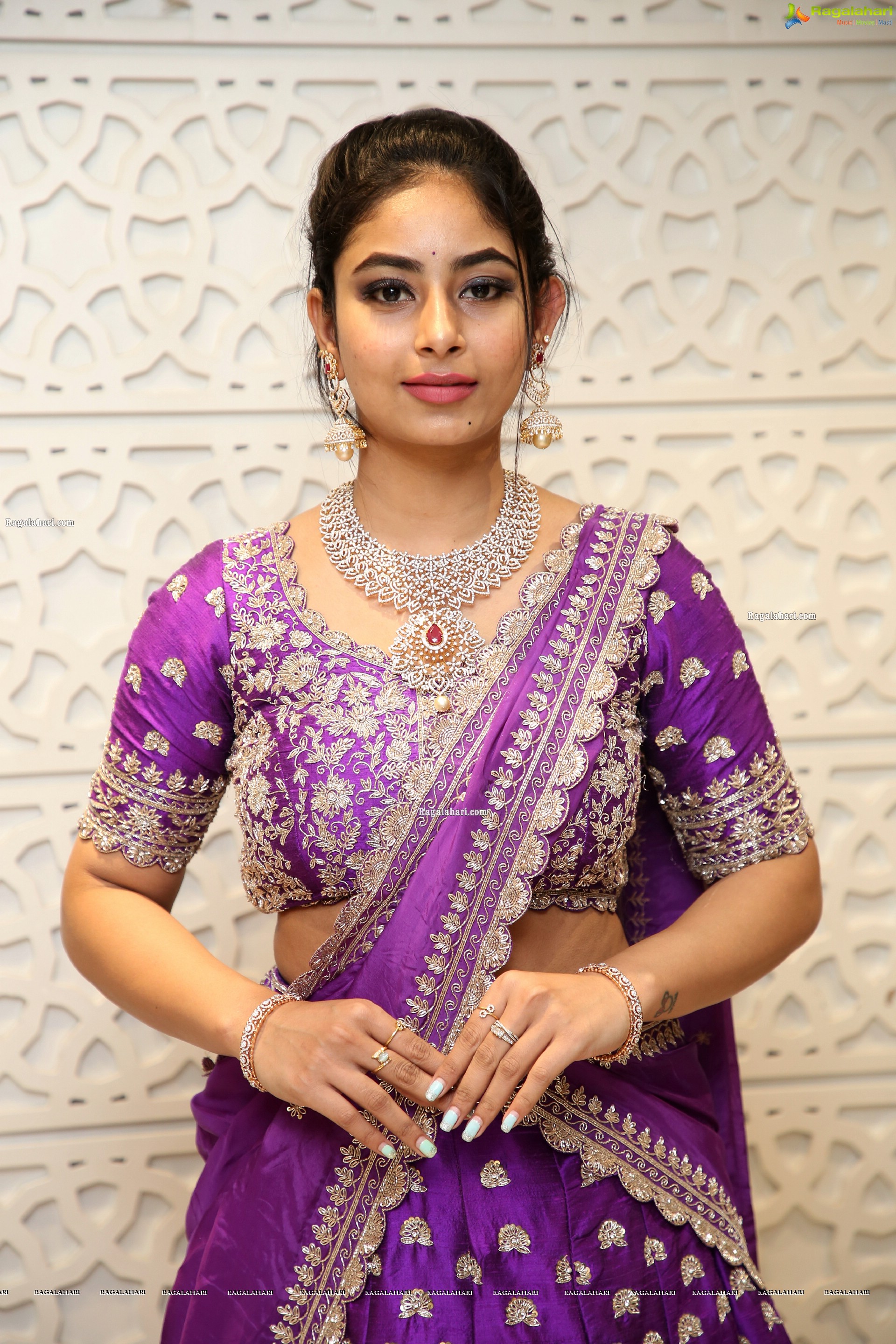 Honey Chowdary in Traditional Jewellery, HD Photo Gallery