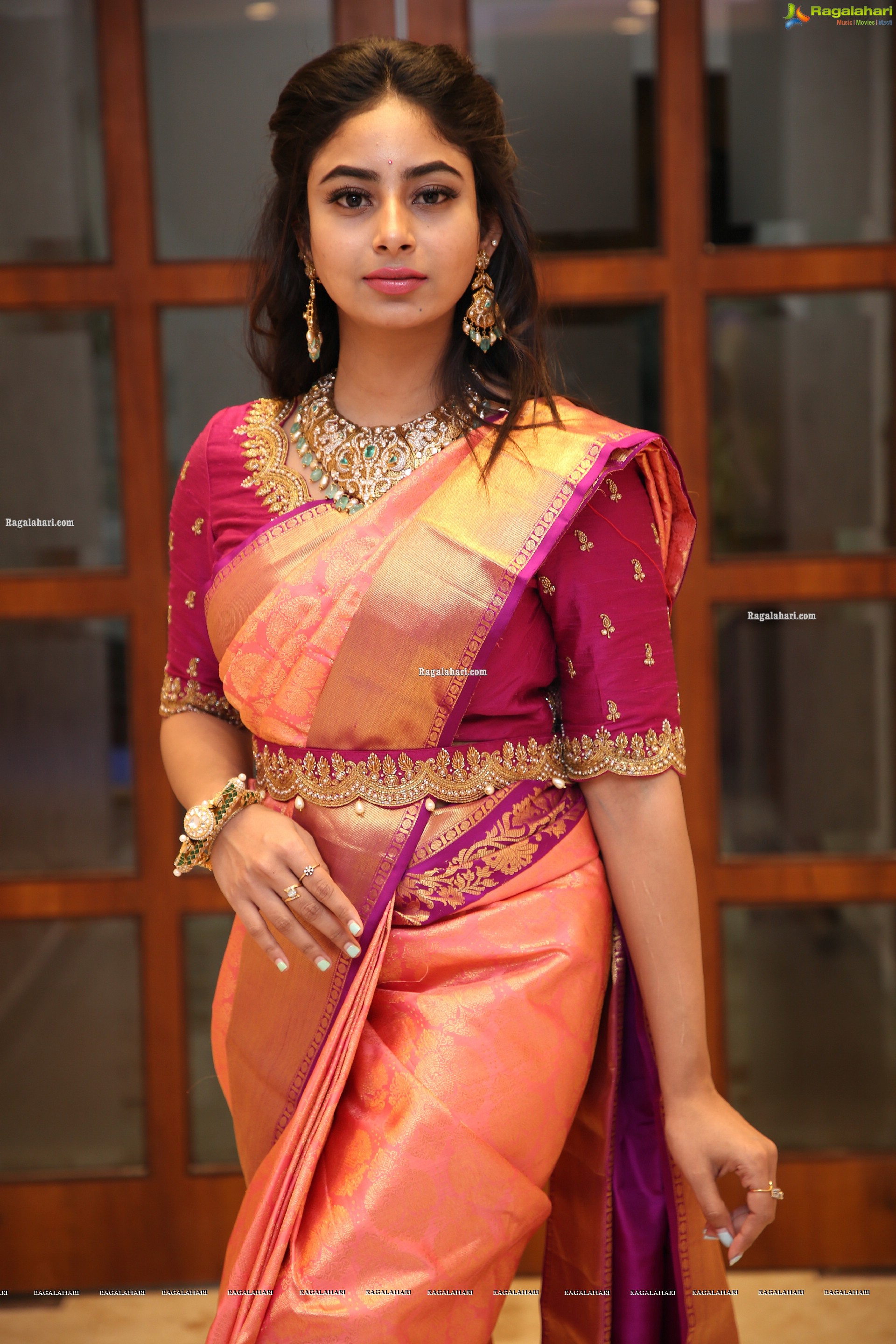 Honey Chowdary Poses With Gold Jewellery, HD Photo Gallery