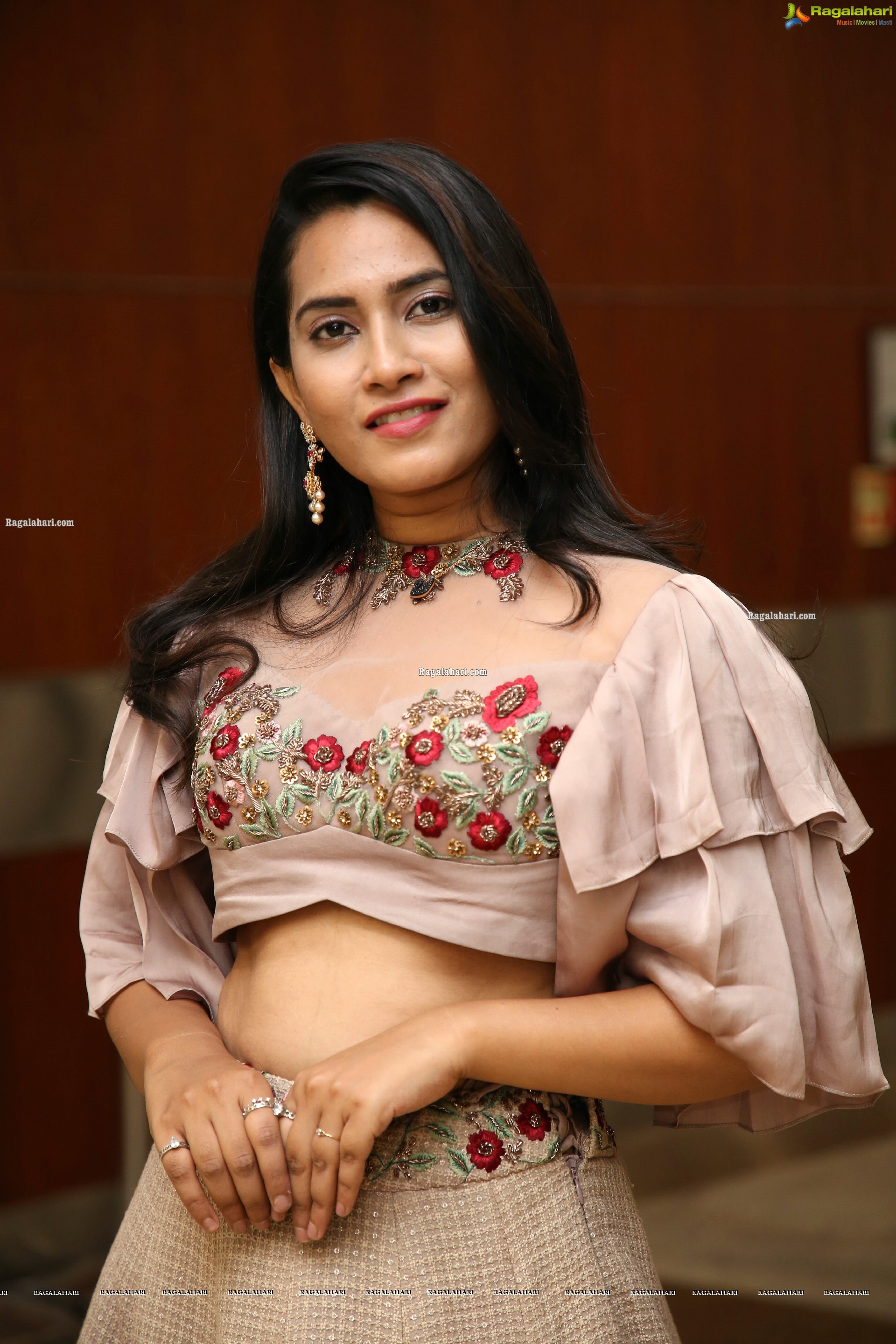 Honey Reddy in Traditional Jewellery, HD Photo Gallery