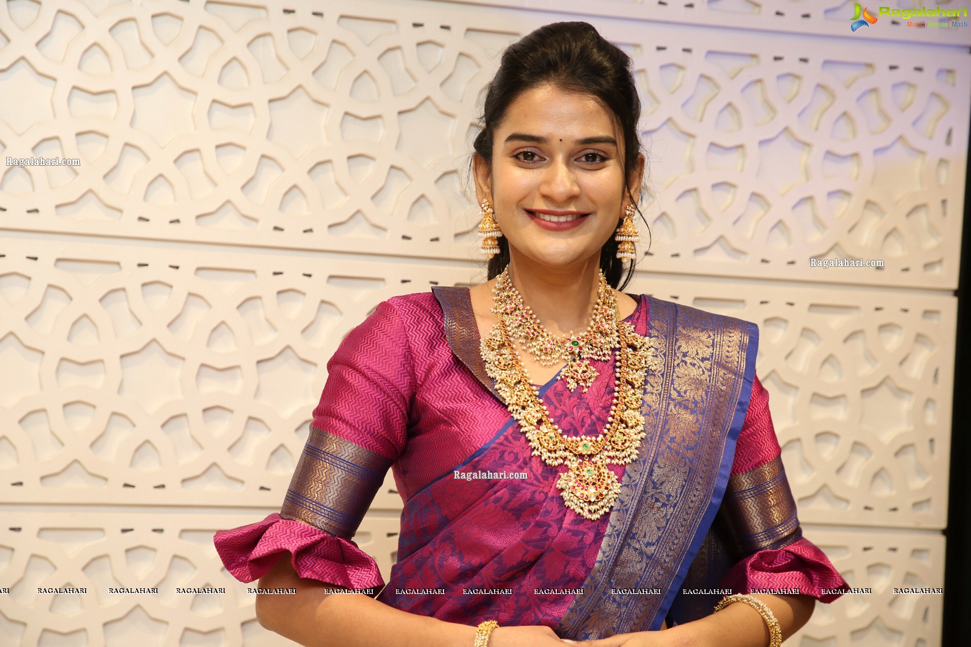 Jenny Honey in Traditional Jewellery, HD Photo Gallery