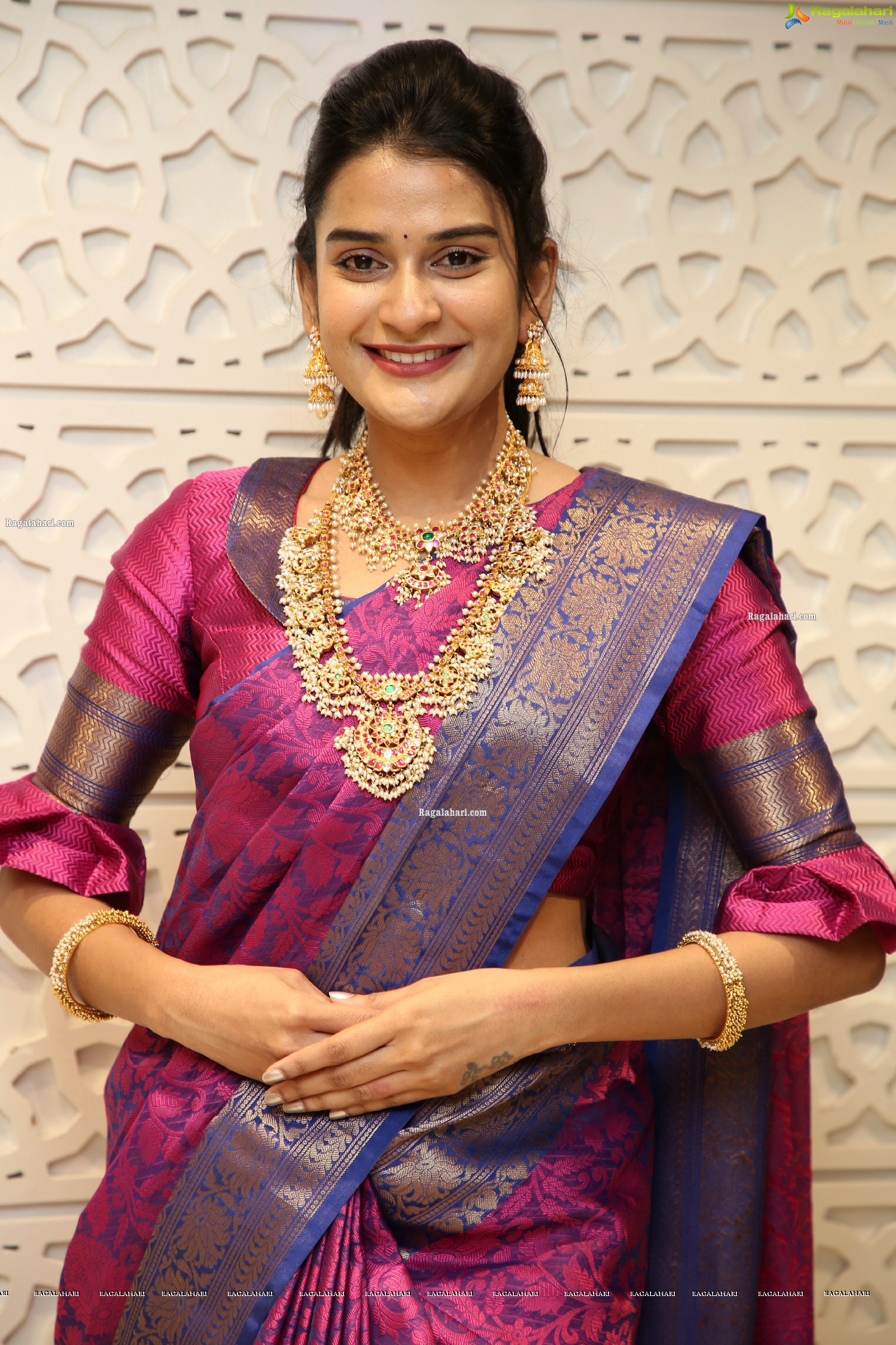 Jenny Honey in Traditional Jewellery, HD Photo Gallery