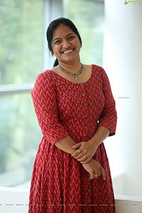 Director Lakshmi Sowjanya at Varudu Kaavalenu Success Meet