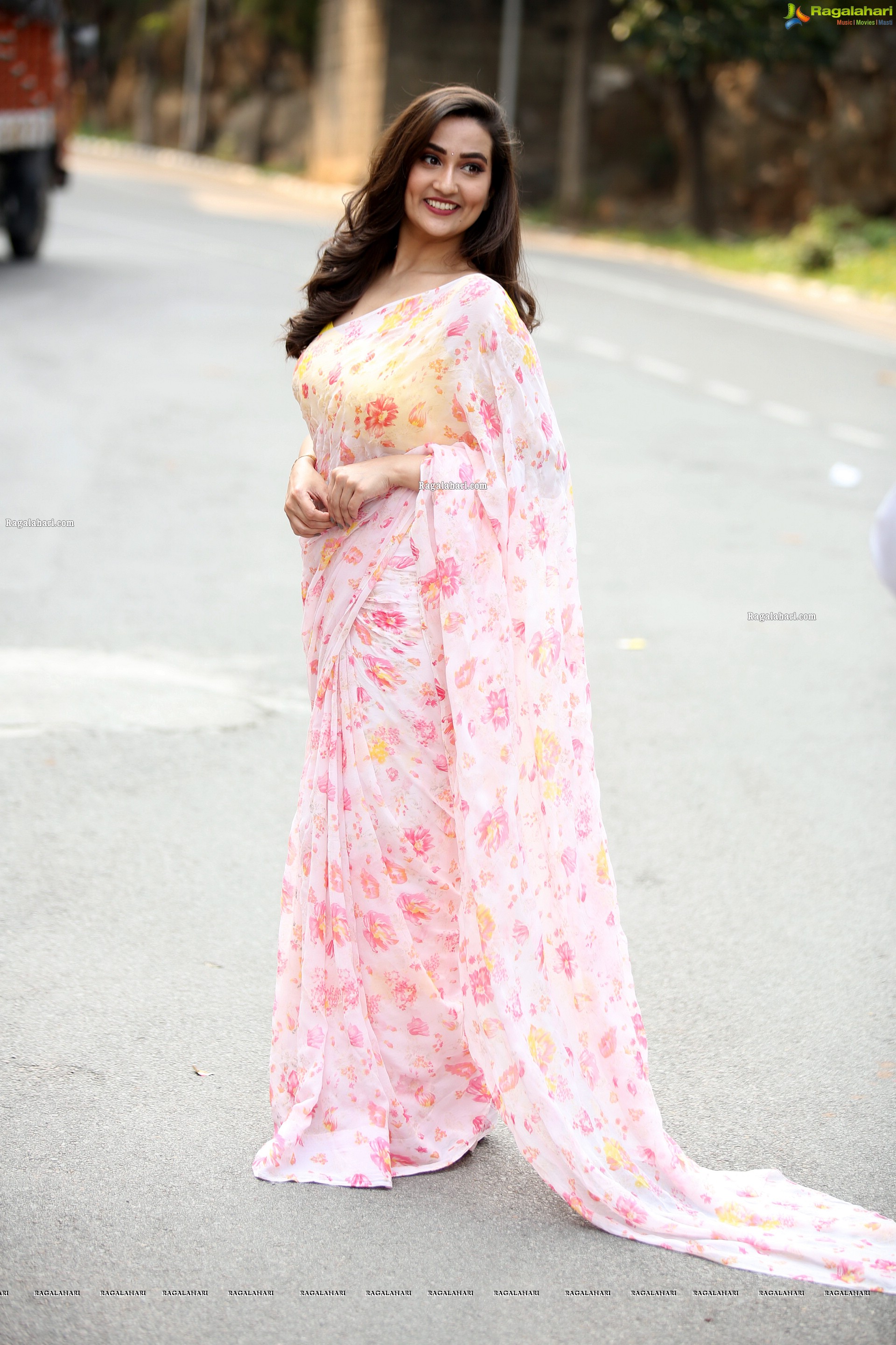 Manjusha in Light Pink Georgette Floral Saree, HD Photo Gallery