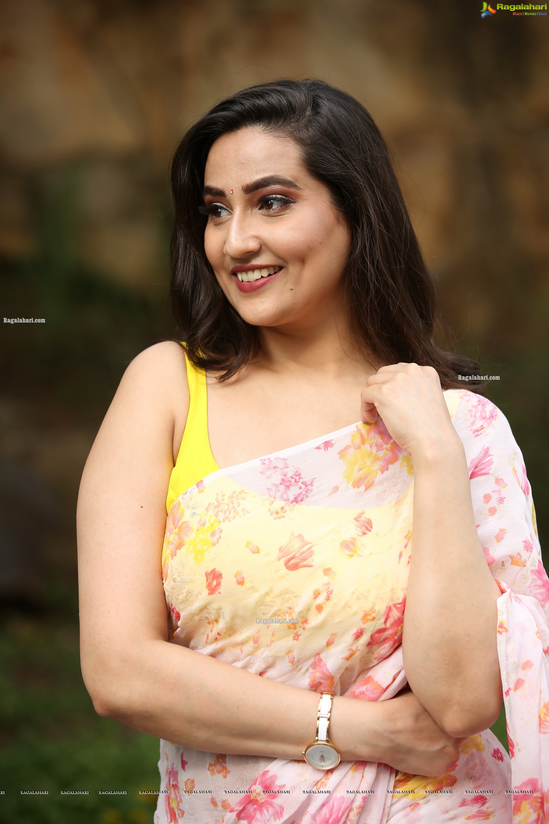 Manjusha in Light Pink Georgette Floral Saree, HD Photo Gallery
