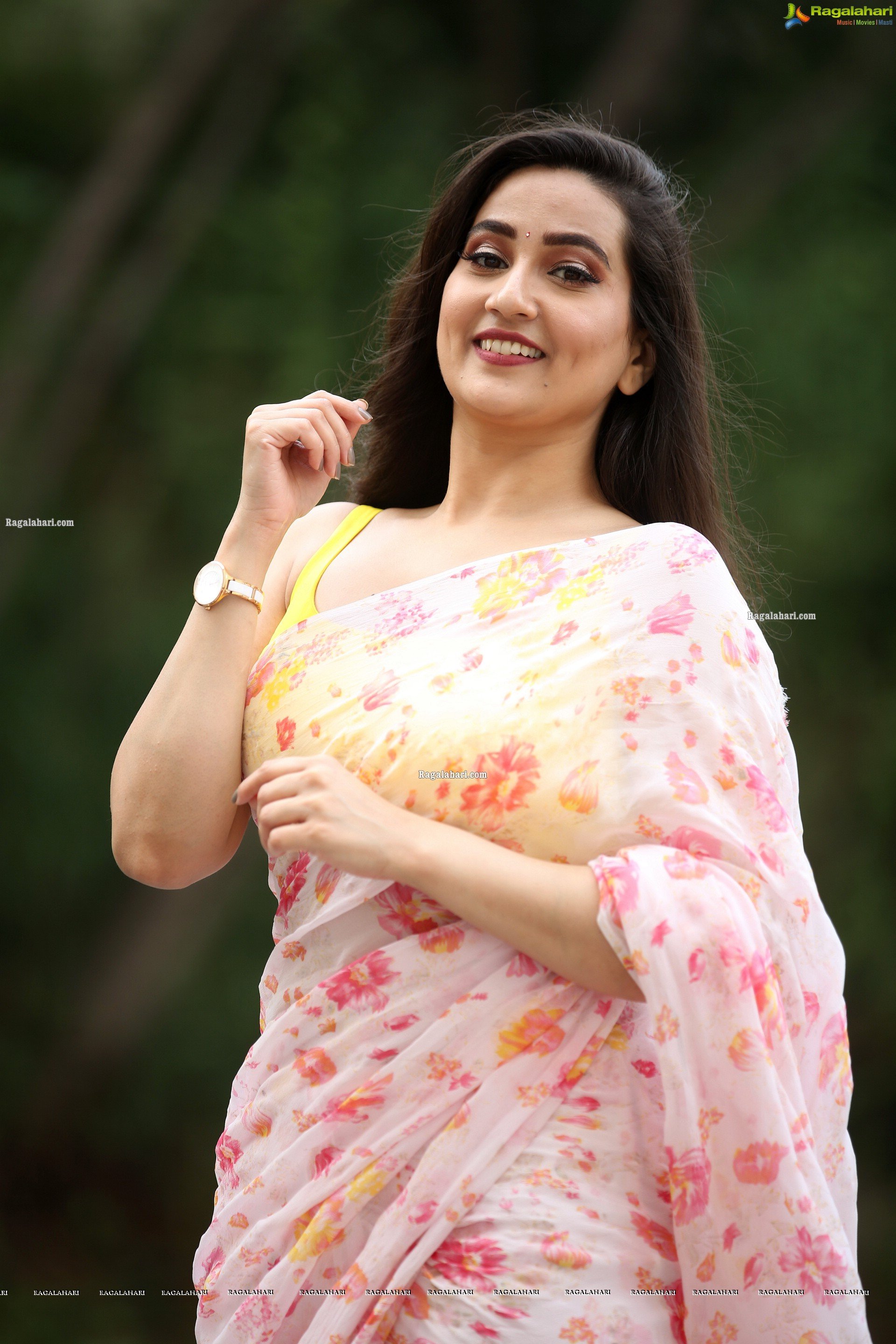 Manjusha in Light Pink Georgette Floral Saree, HD Photo Gallery