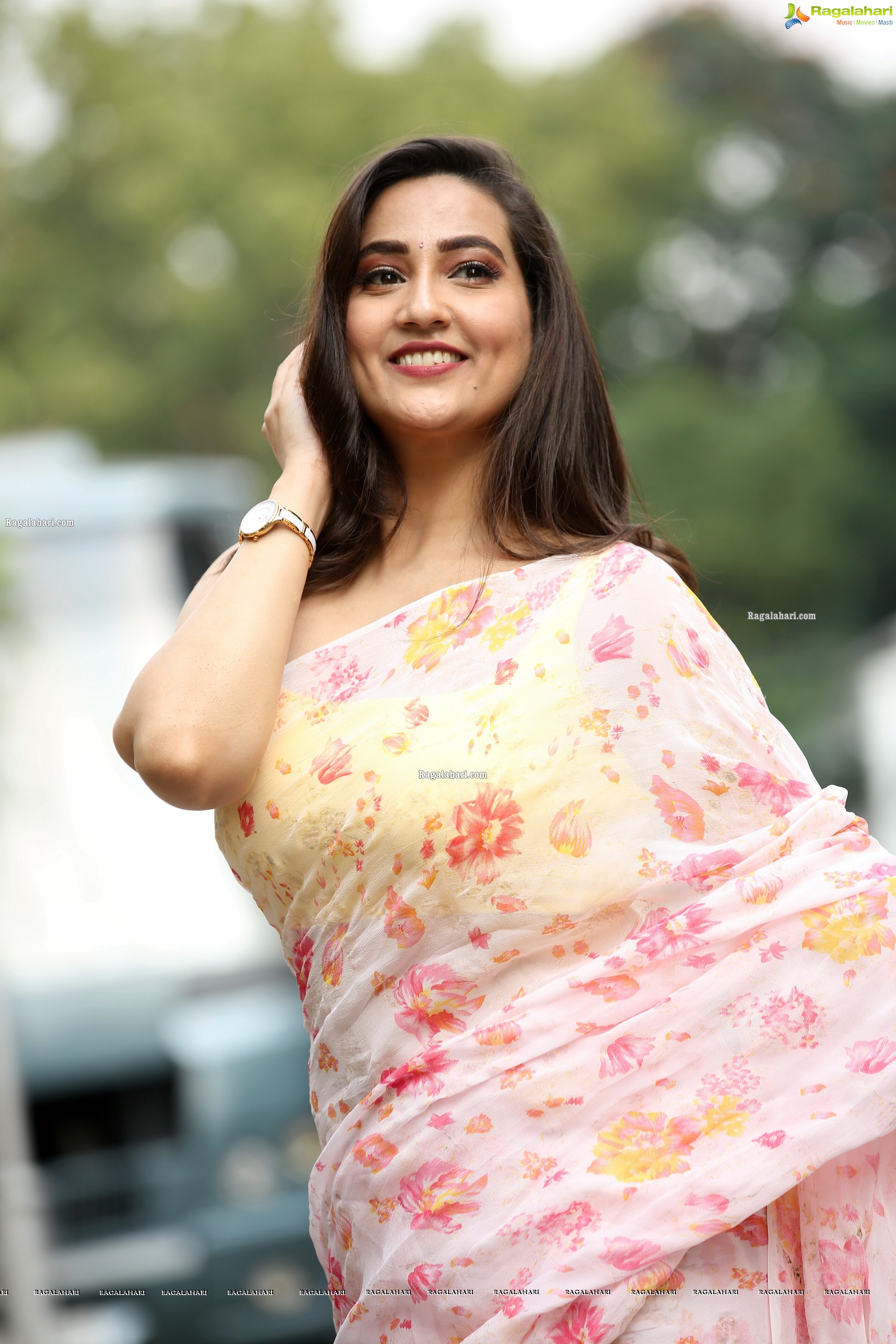 Manjusha in Light Pink Georgette Floral Saree, HD Photo Gallery