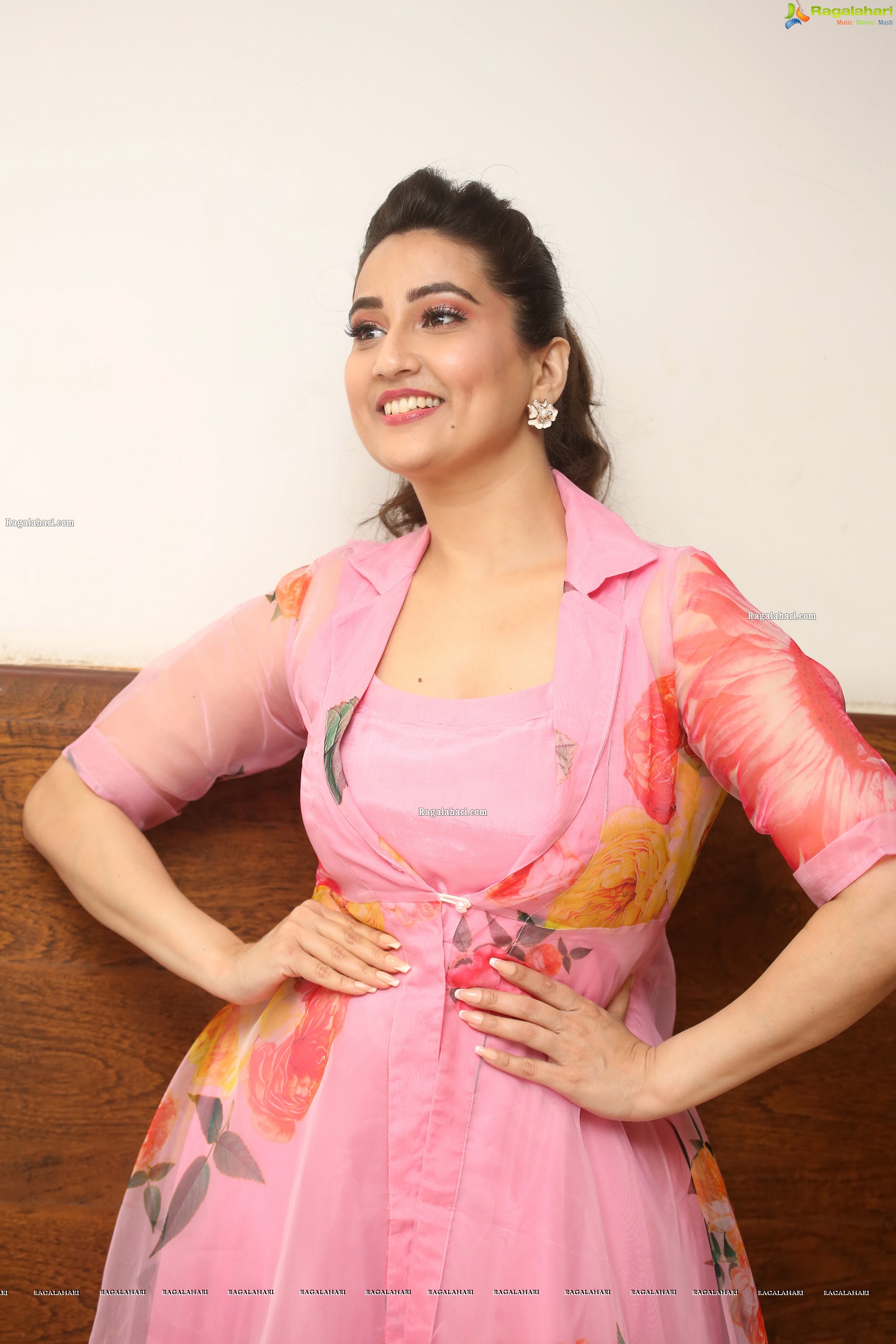 Manjusha at Most Eligible Bachelor Success Meet, HD Photo Gallery