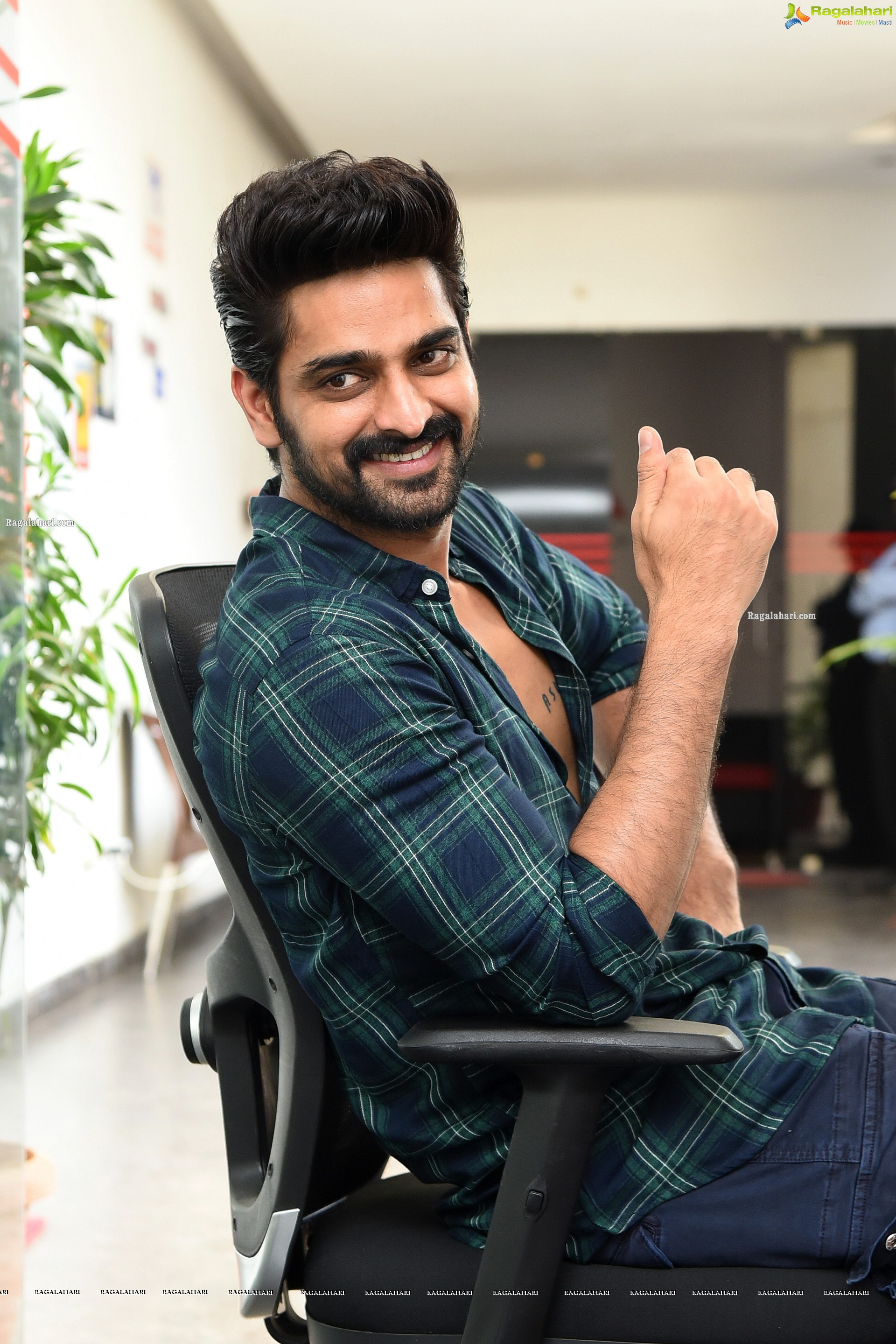 Naga Shaurya at Varudu Kaavalenu Movie Interview, HD Photo Gallery