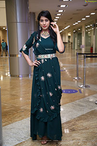 Naziya Khan at Hi Life Brides Grand Fashion Night