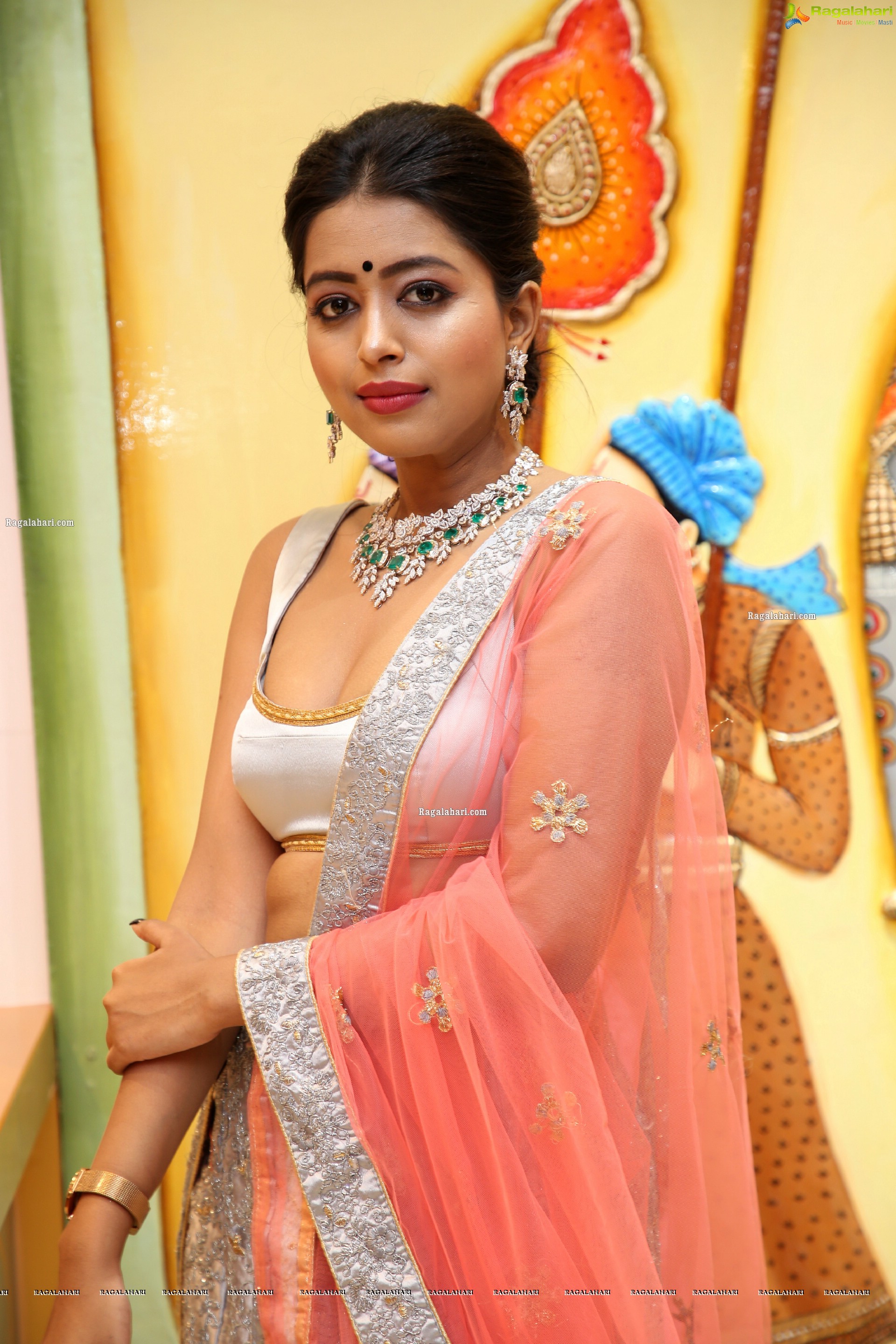 Rittika Chakraborty Poses With Gold Jewellery, HD Photo Gallery