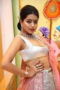 Rittika Chakraborty Poses With Gold Jewellery