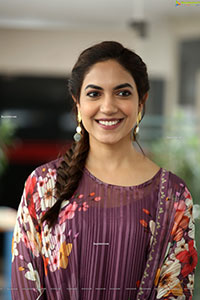 Ritu Varma at Varudu Kaavalenu Movie Interview