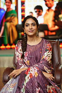 Ritu Varma at Varudu Kaavalenu Movie Interview