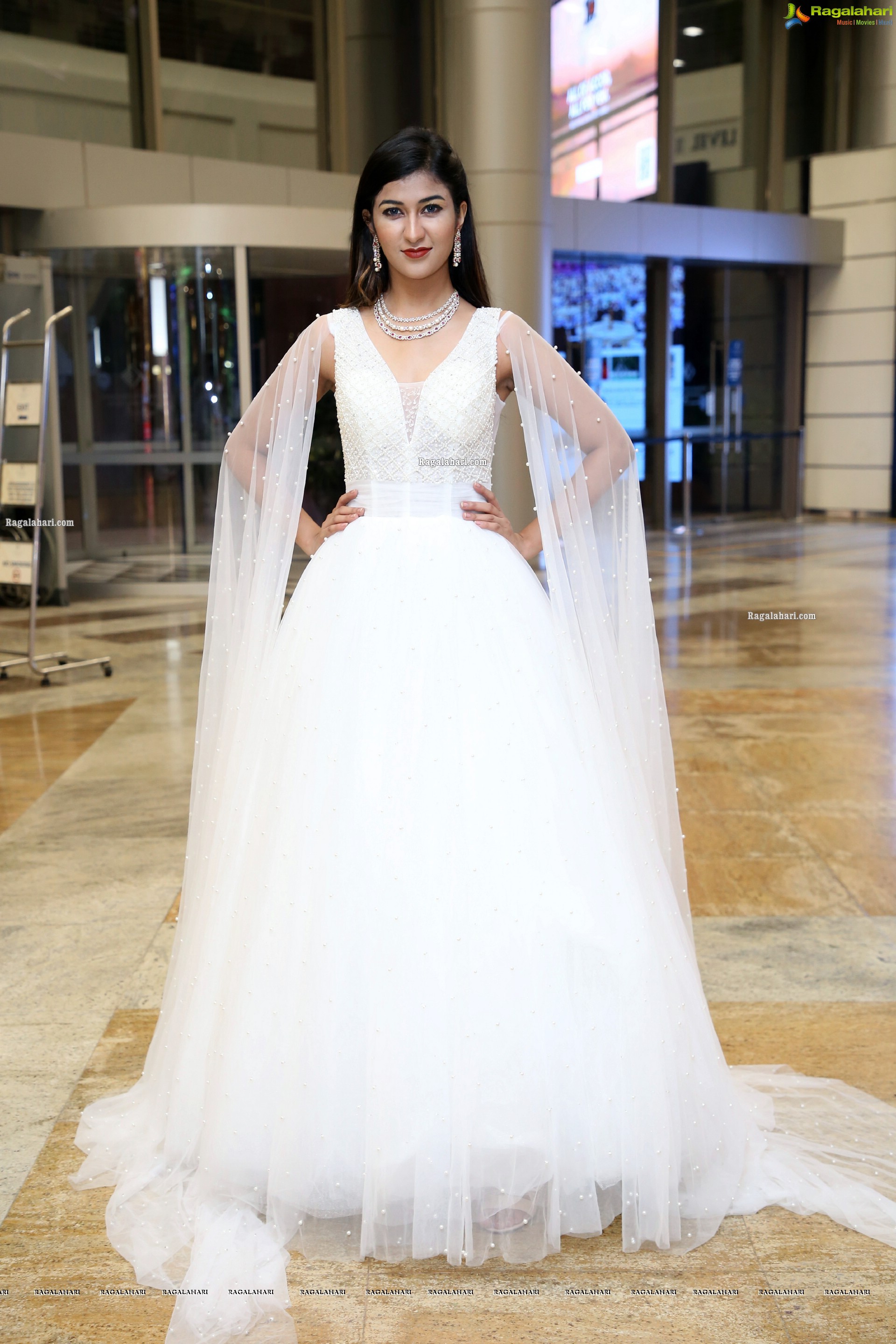 Riya Singh at Hi Life Brides Grand Fashion Night, HD Photo Gallery