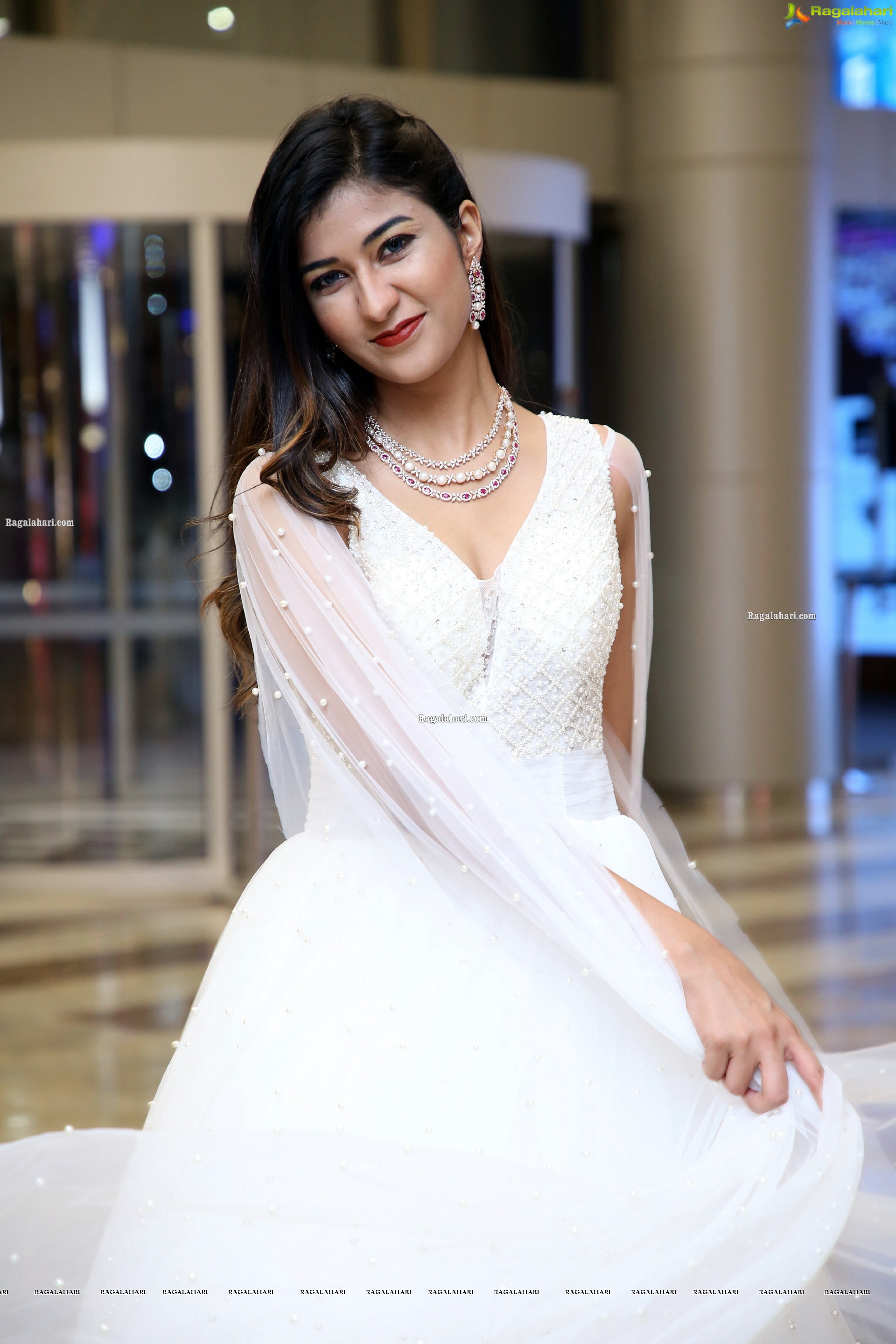 Riya Singh at Hi Life Brides Grand Fashion Night, HD Photo Gallery