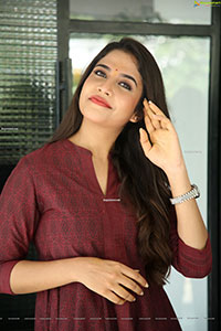 Sampada Hulivana at Mass Maharaja Movie Opening