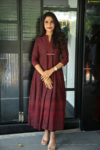 Sampada Hulivana at Mass Maharaja Movie Opening