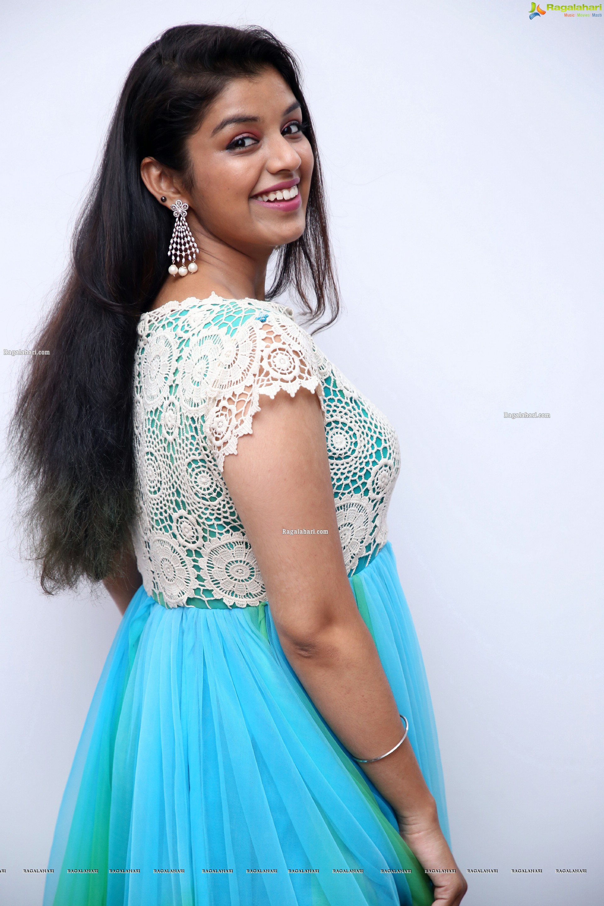 Shruthi Sharma Latest Photoshoot, HD Photo Gallery