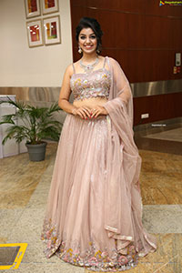 Shruthi Sharma in Traditional Jewellery