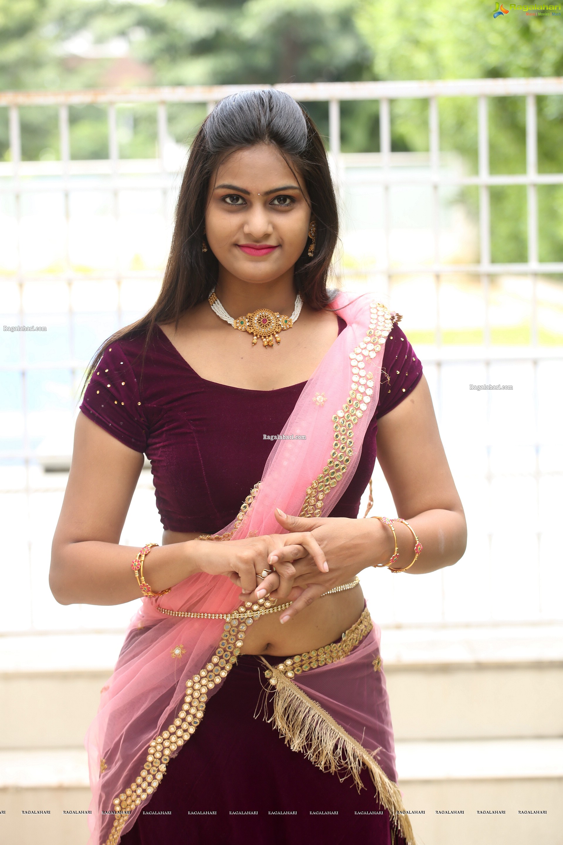 Viharika at Murugan Movie Opening, HD Photo Gallery