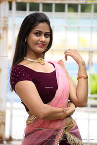 Viharika at Murugan Movie Opening