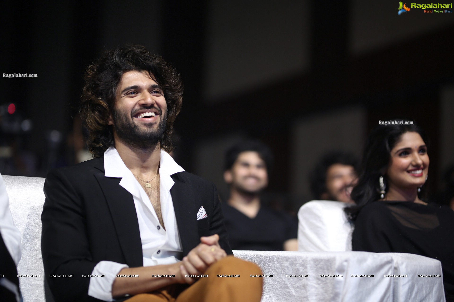 Vijay Deverakonda at Pushpaka Vimanam Trailer Launch, HD Photo Gallery