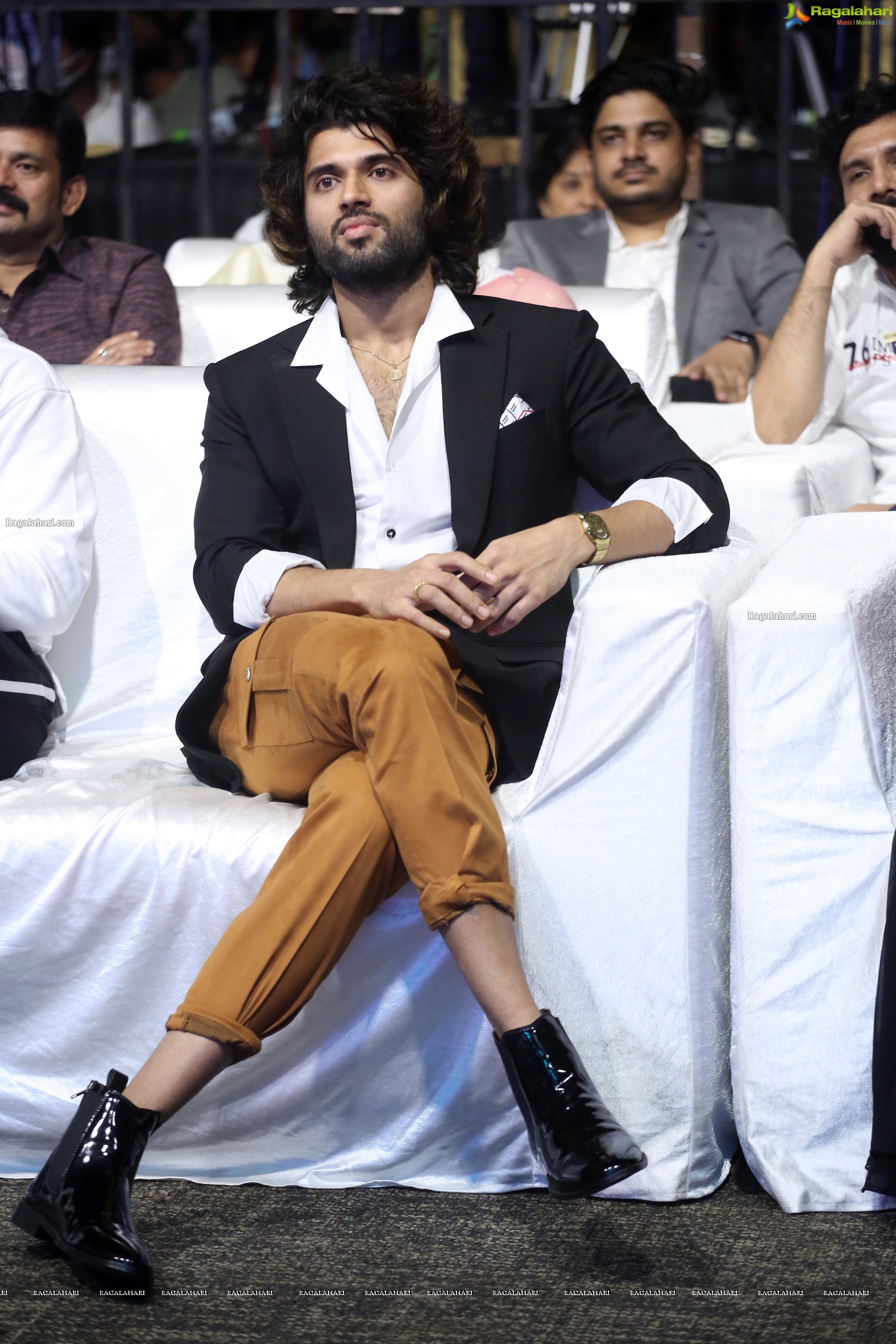 Vijay Deverakonda at Pushpaka Vimanam Trailer Launch, HD Photo Gallery