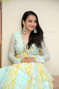 Bhuvaneshwari Latest Photoshoot