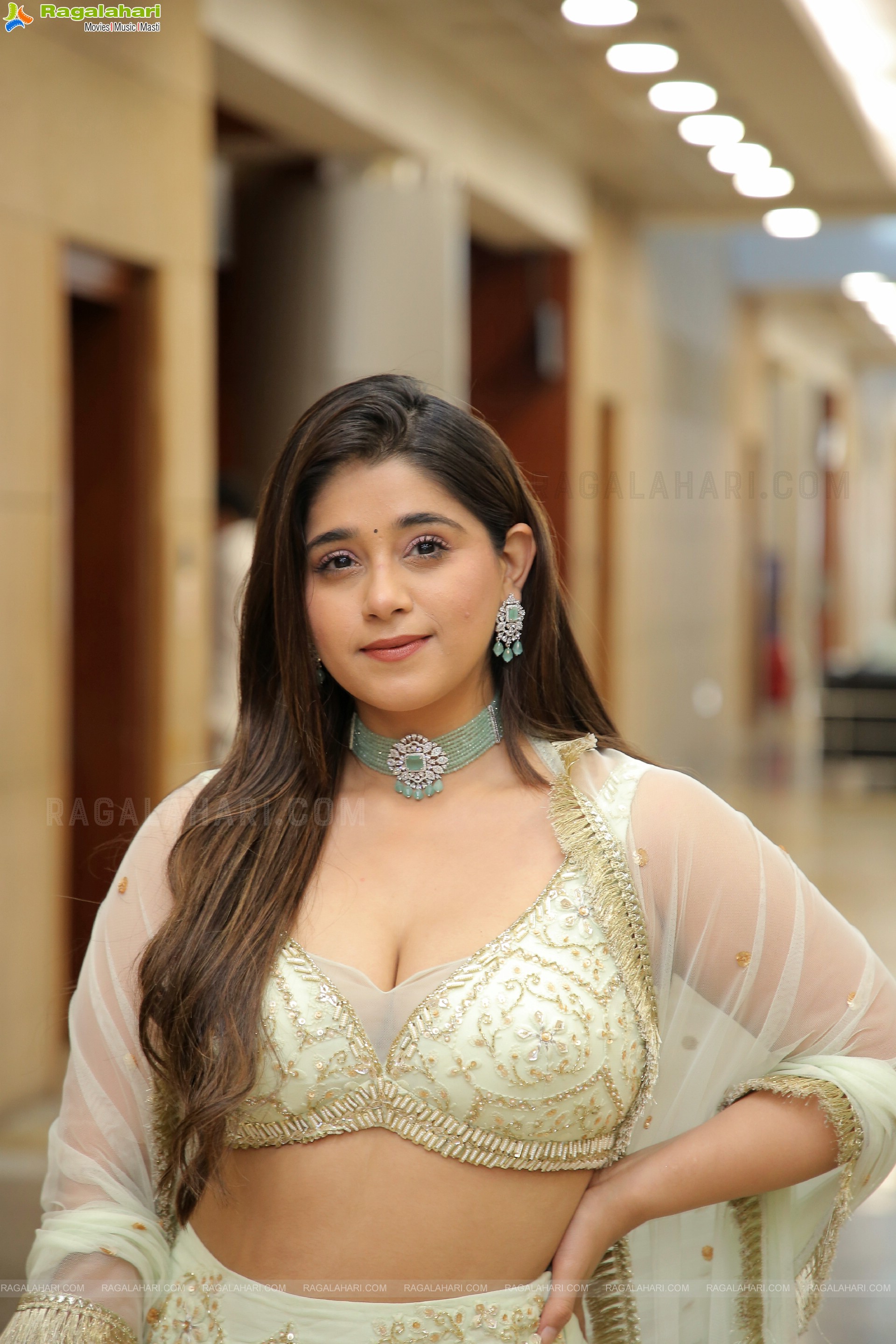 Chandni Bhagwanani Latest Photoshoot Stills, HD Photo Gallery