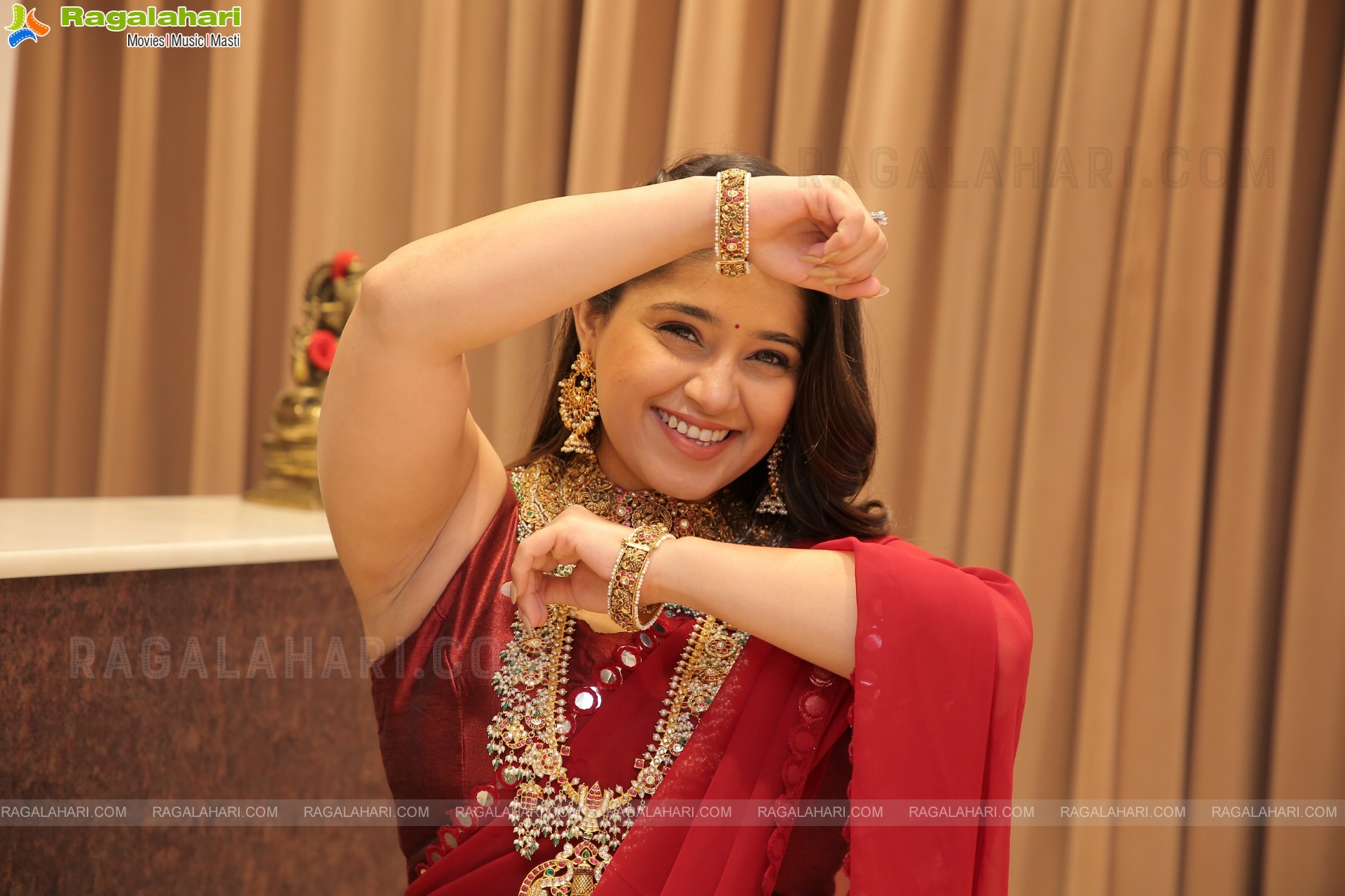 Chandni Bhagwanani at Vega Sri Gold & Diamonds Special Diwali Collection Launch