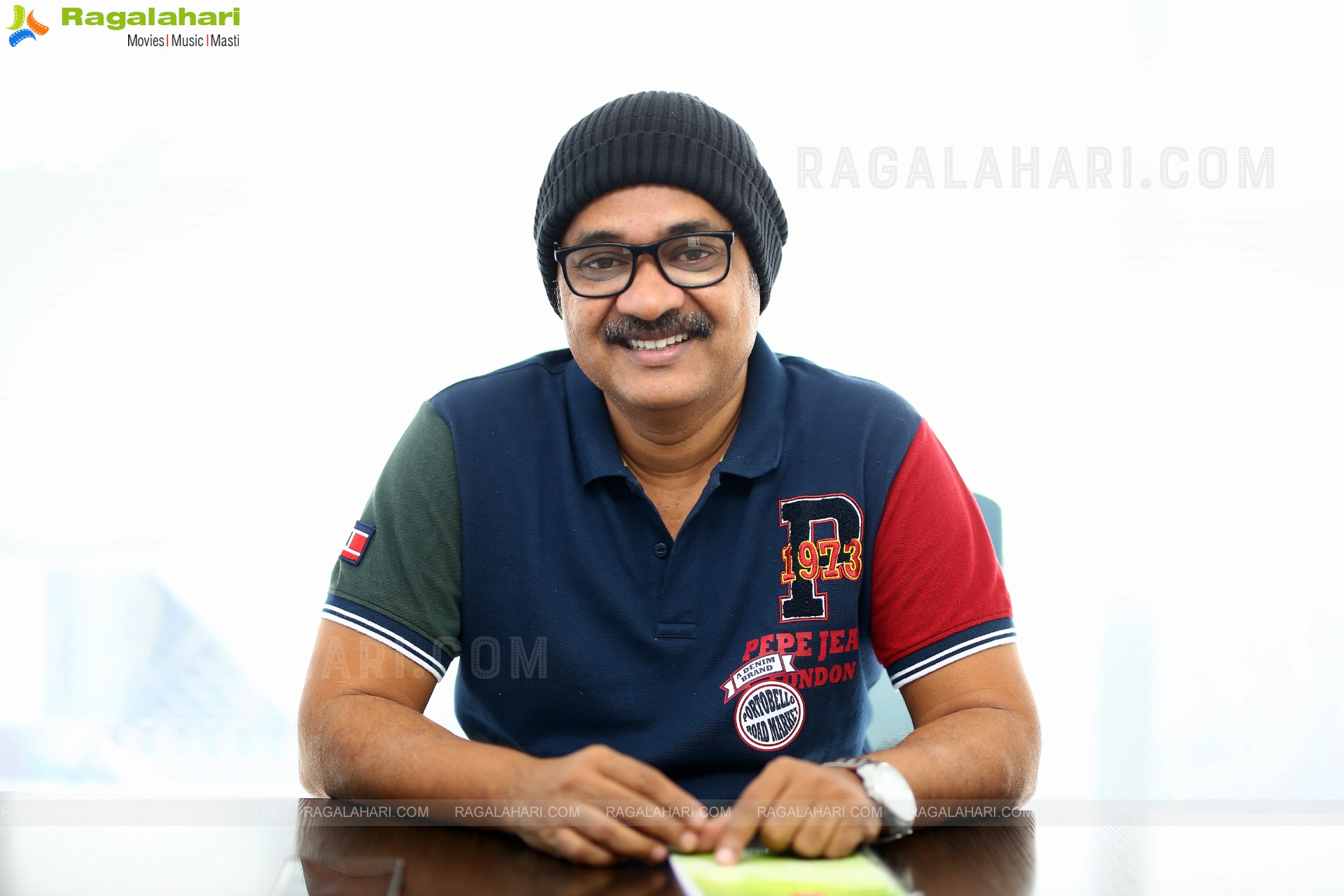 Director Srinivasa Raju at Thaggede Le Movie Interview, HD Photo Gallery