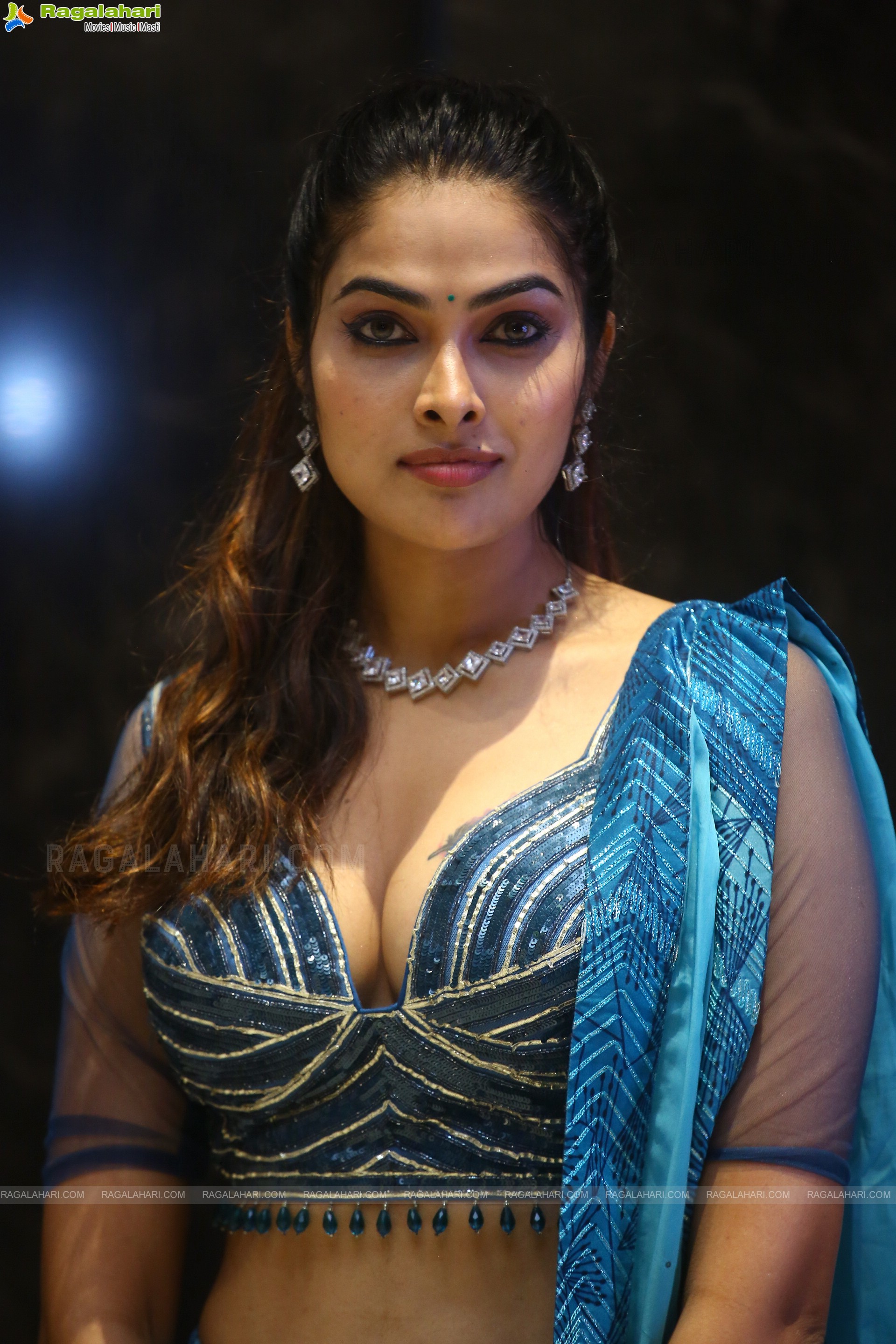 Divi Vadthya at Ginna Movie Pre-Release Event, HD Photo Gallery