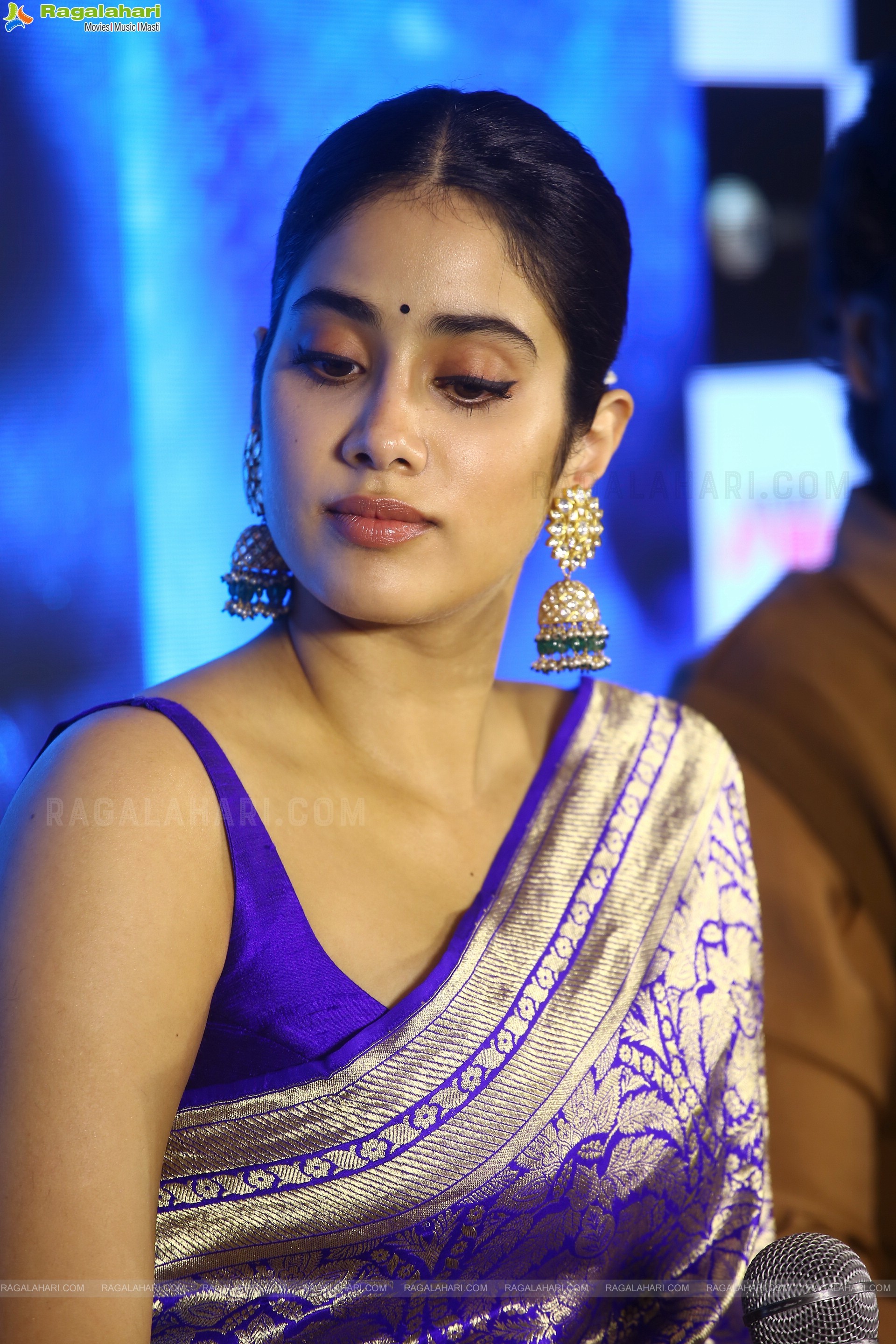 Janhavi Kapoor at Mili Press Meet, HD Photo Gallery