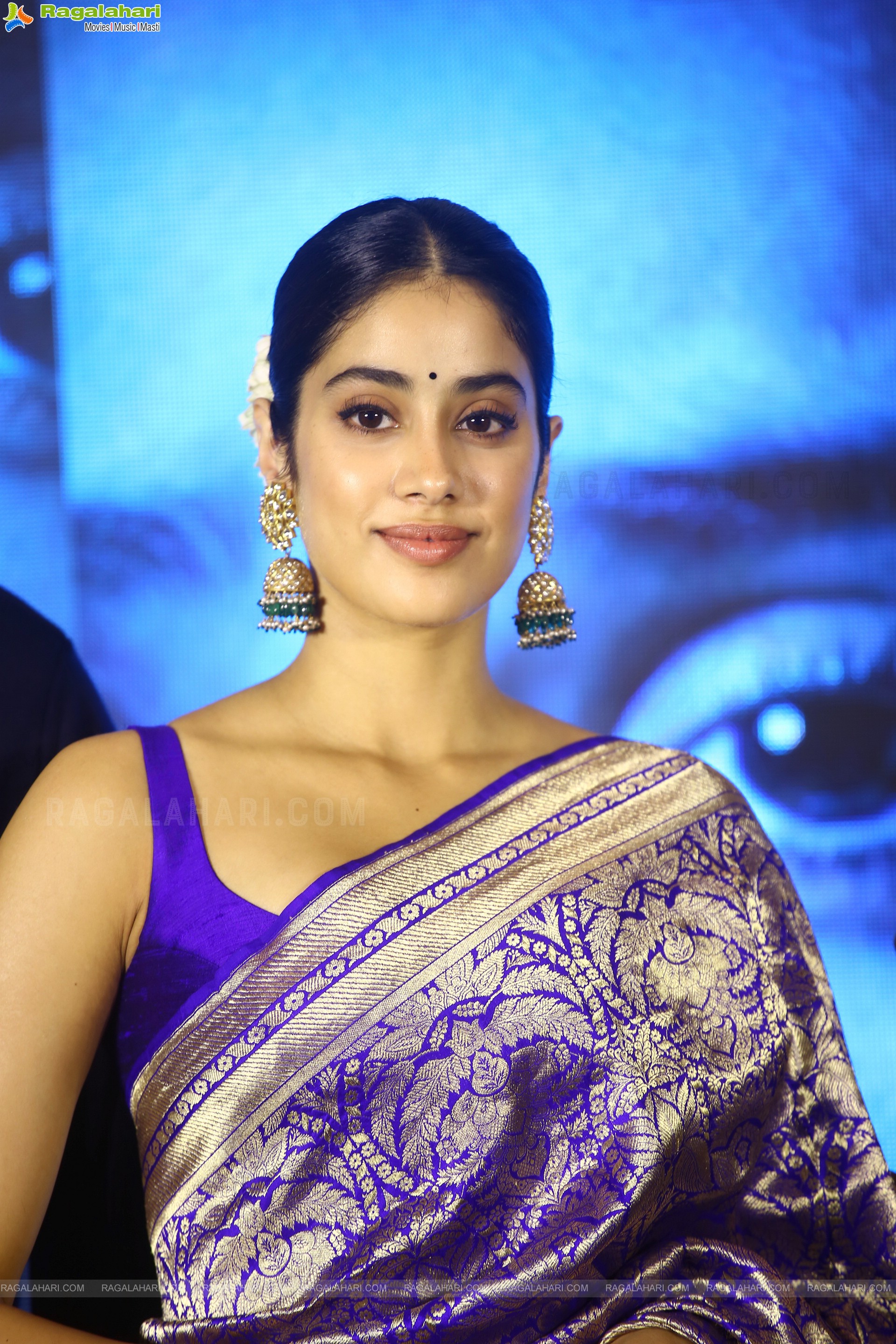 Janhavi Kapoor at Mili Press Meet, HD Photo Gallery