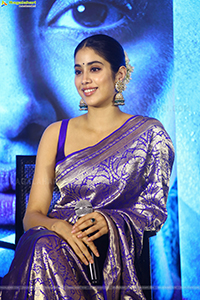 Janhavi Kapoor at Mili Press Meet