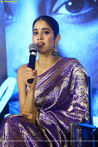 Janhavi Kapoor at Mili Press Meet