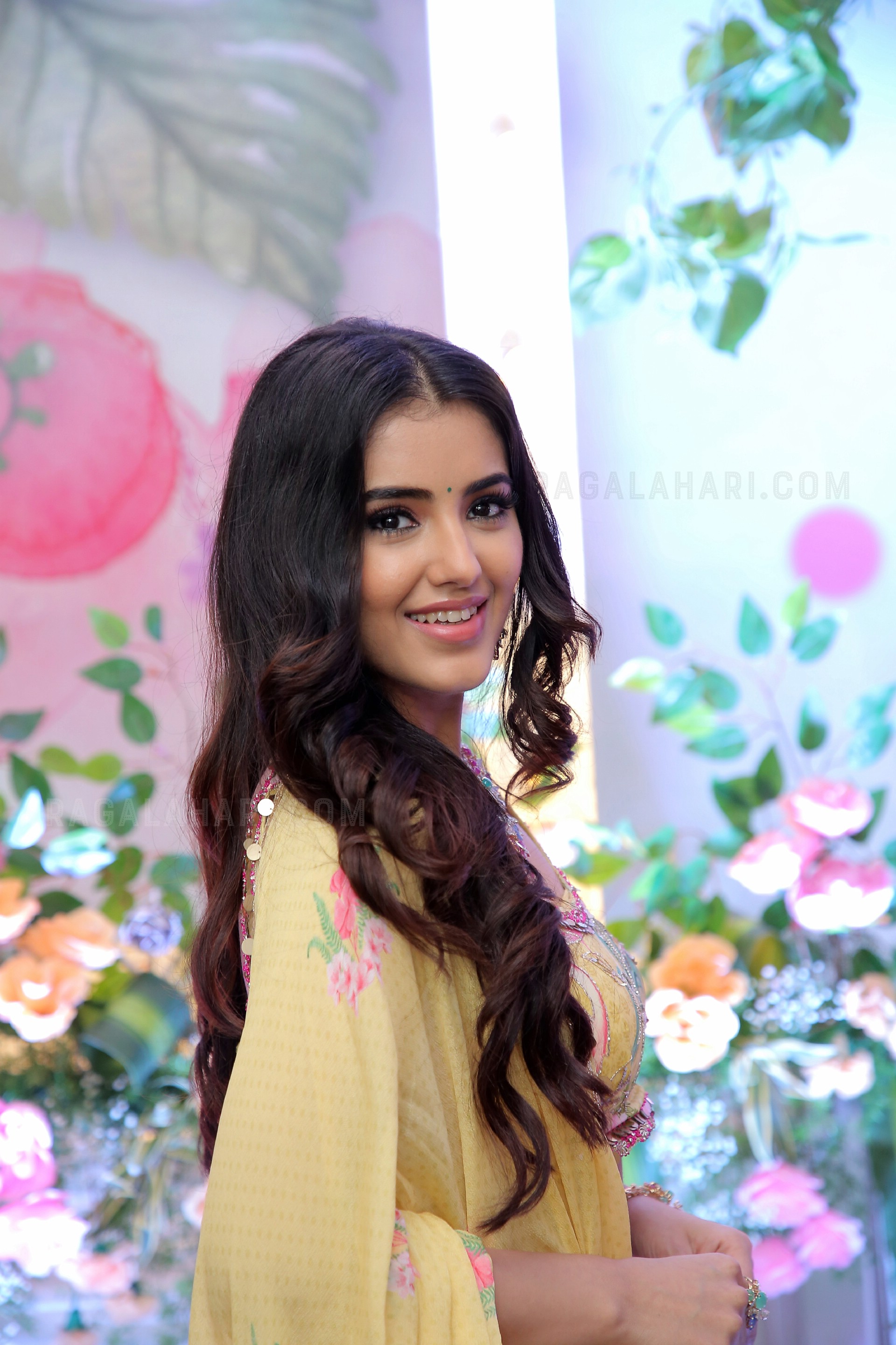 Malvika Sharma at Hi Life Brides Hyderabad October 2022, HD Photo Gallery