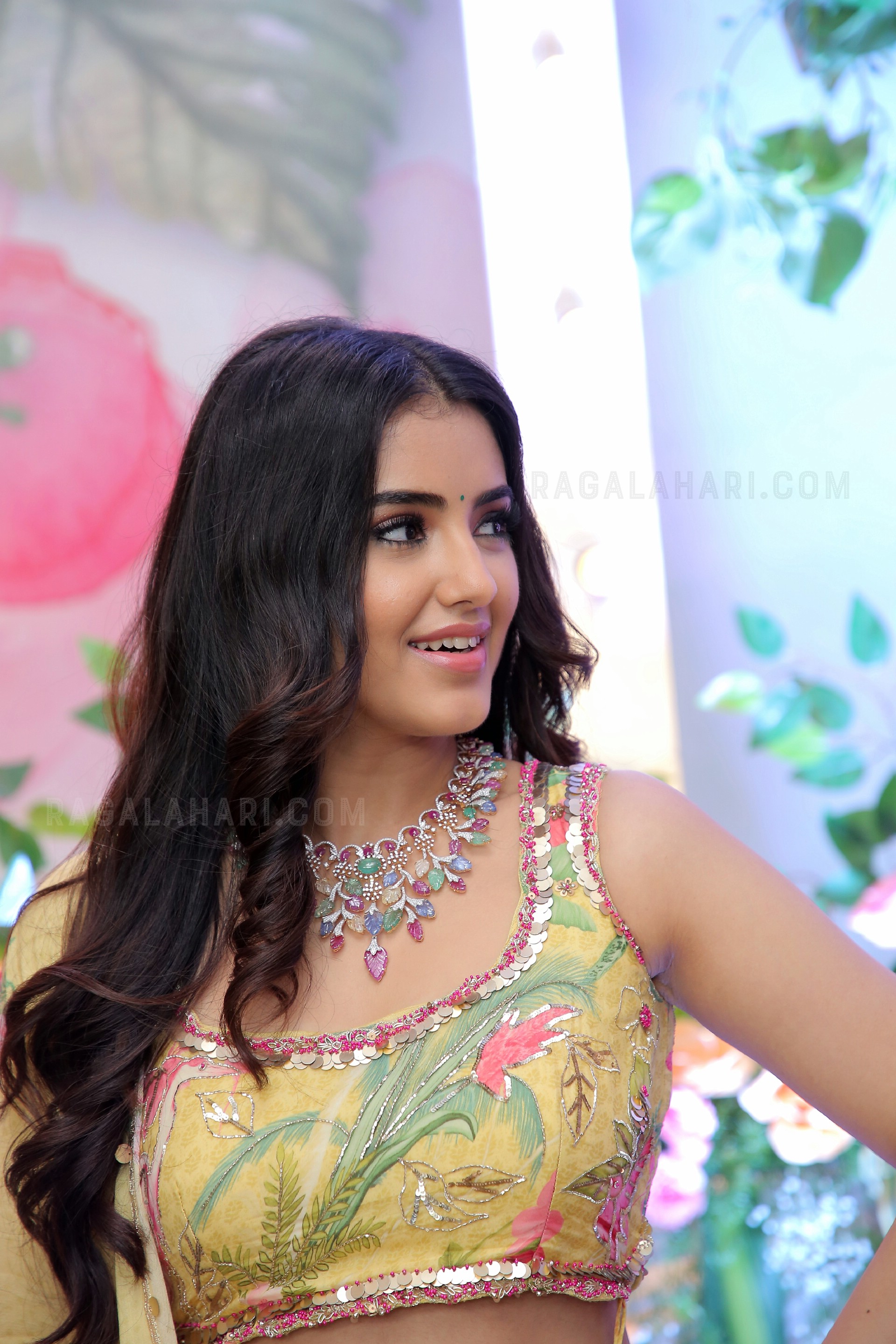 Malvika Sharma at Hi Life Brides Hyderabad October 2022, HD Photo Gallery