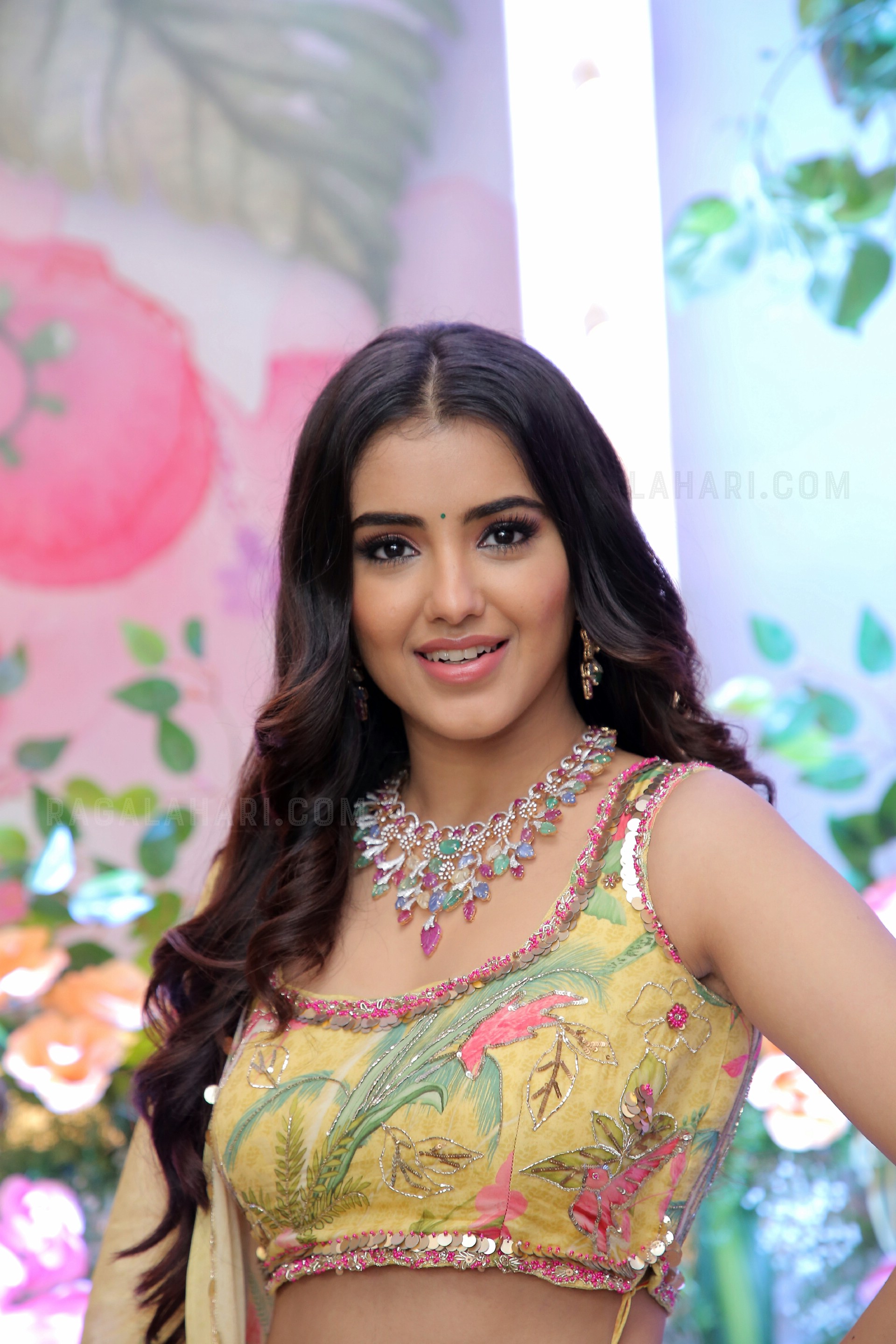 Malvika Sharma at Hi Life Brides Hyderabad October 2022, HD Photo Gallery