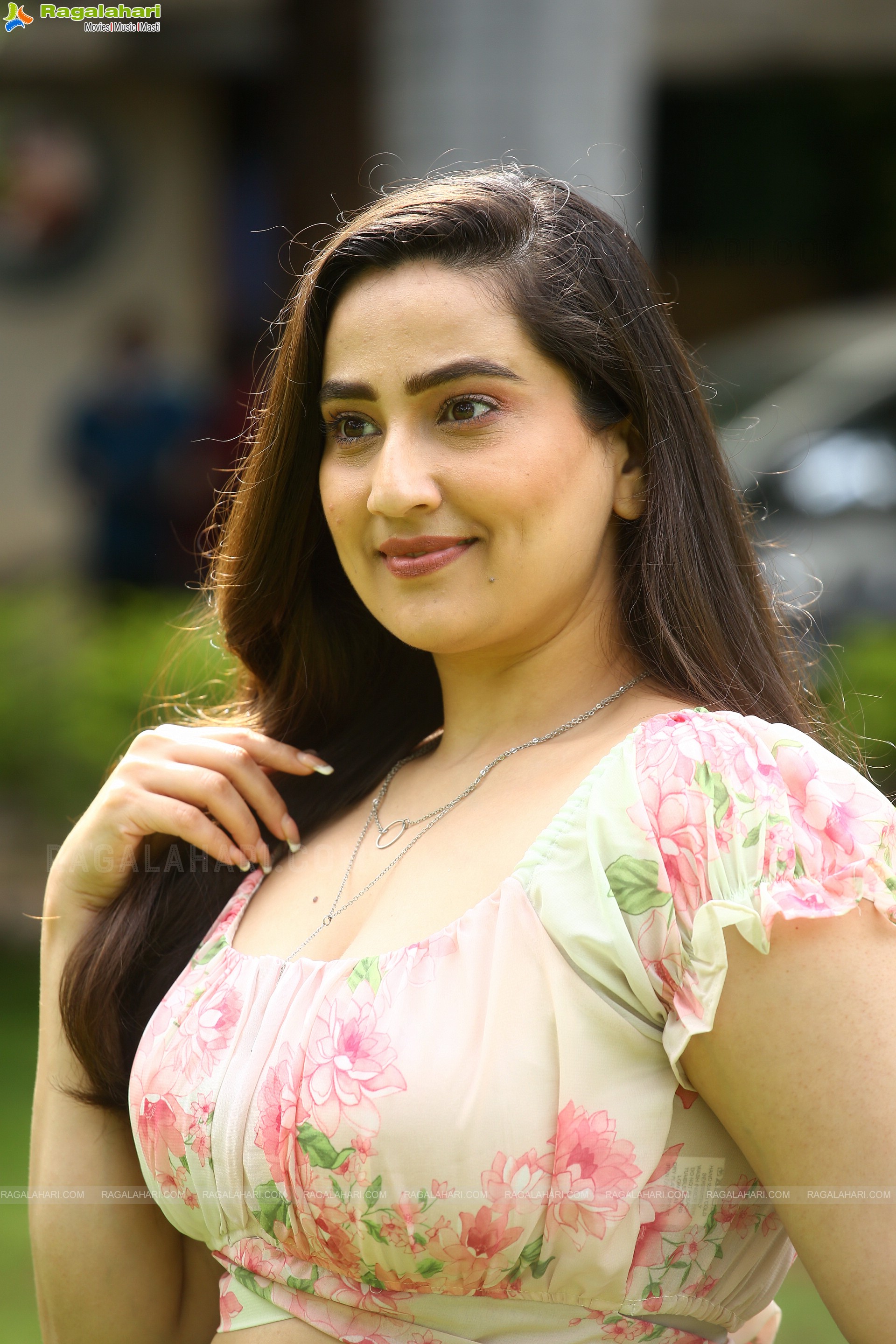 Anchor Manjusha Latest Gorgeous Stills, HD Photo Gallery