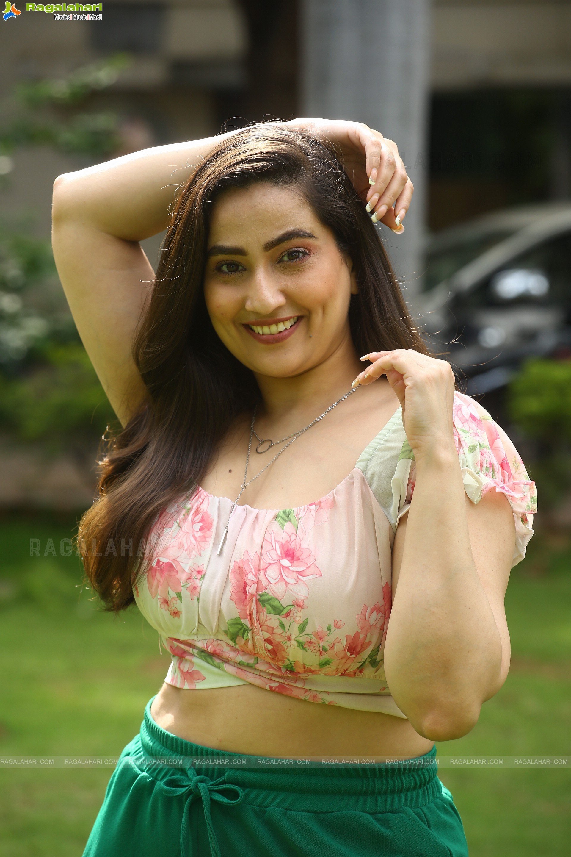 Anchor Manjusha Latest Gorgeous Stills, HD Photo Gallery