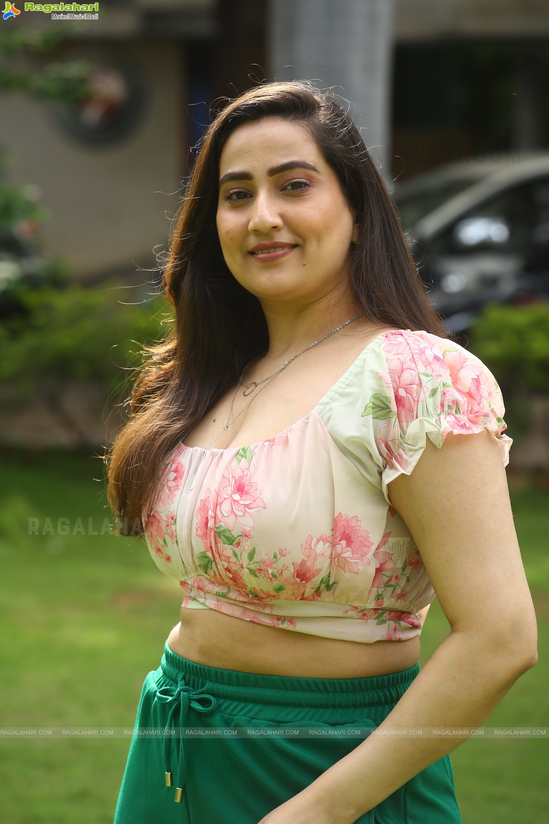 Anchor Manjusha Latest Gorgeous Stills, HD Photo Gallery