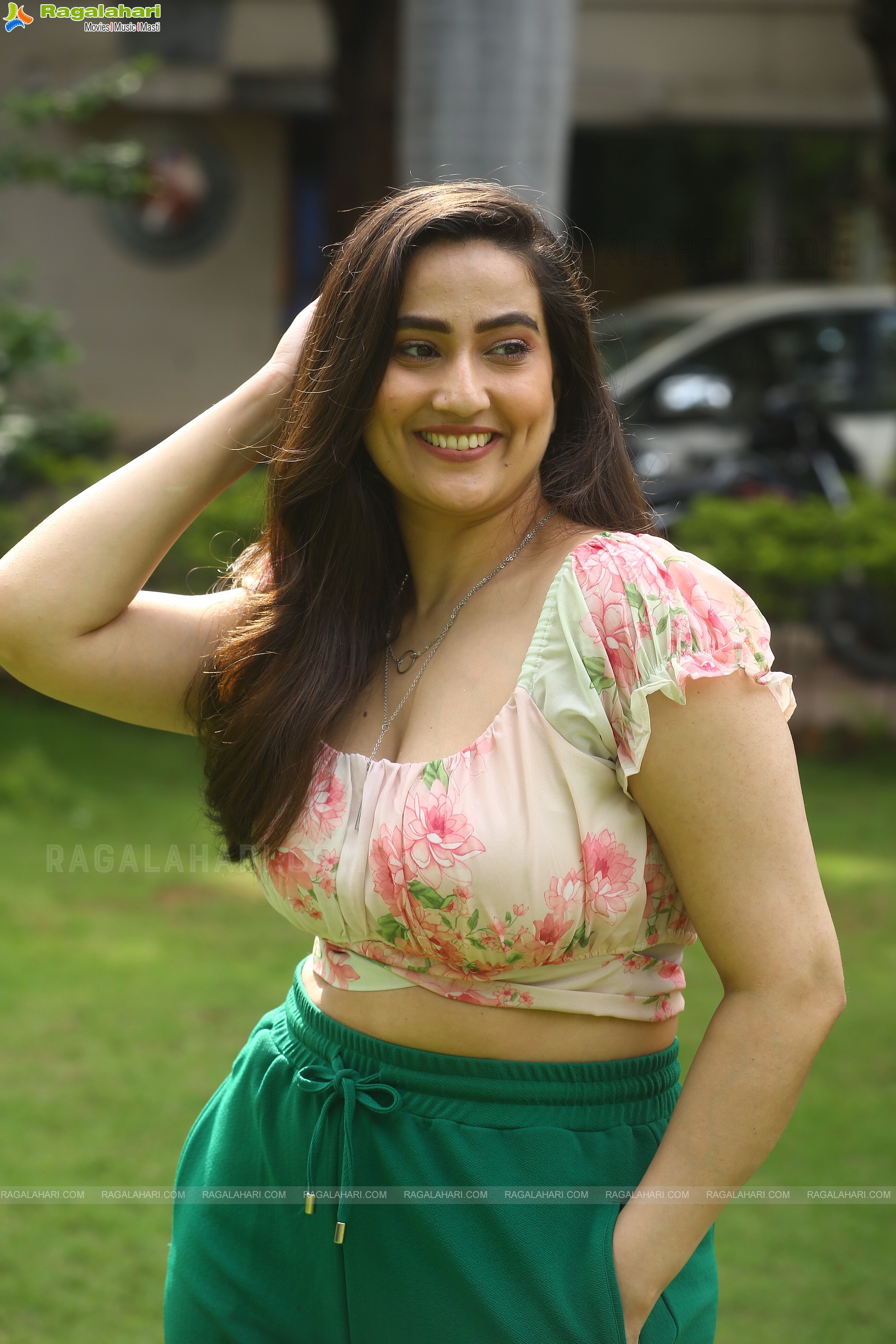 Anchor Manjusha Latest Gorgeous Stills, HD Photo Gallery