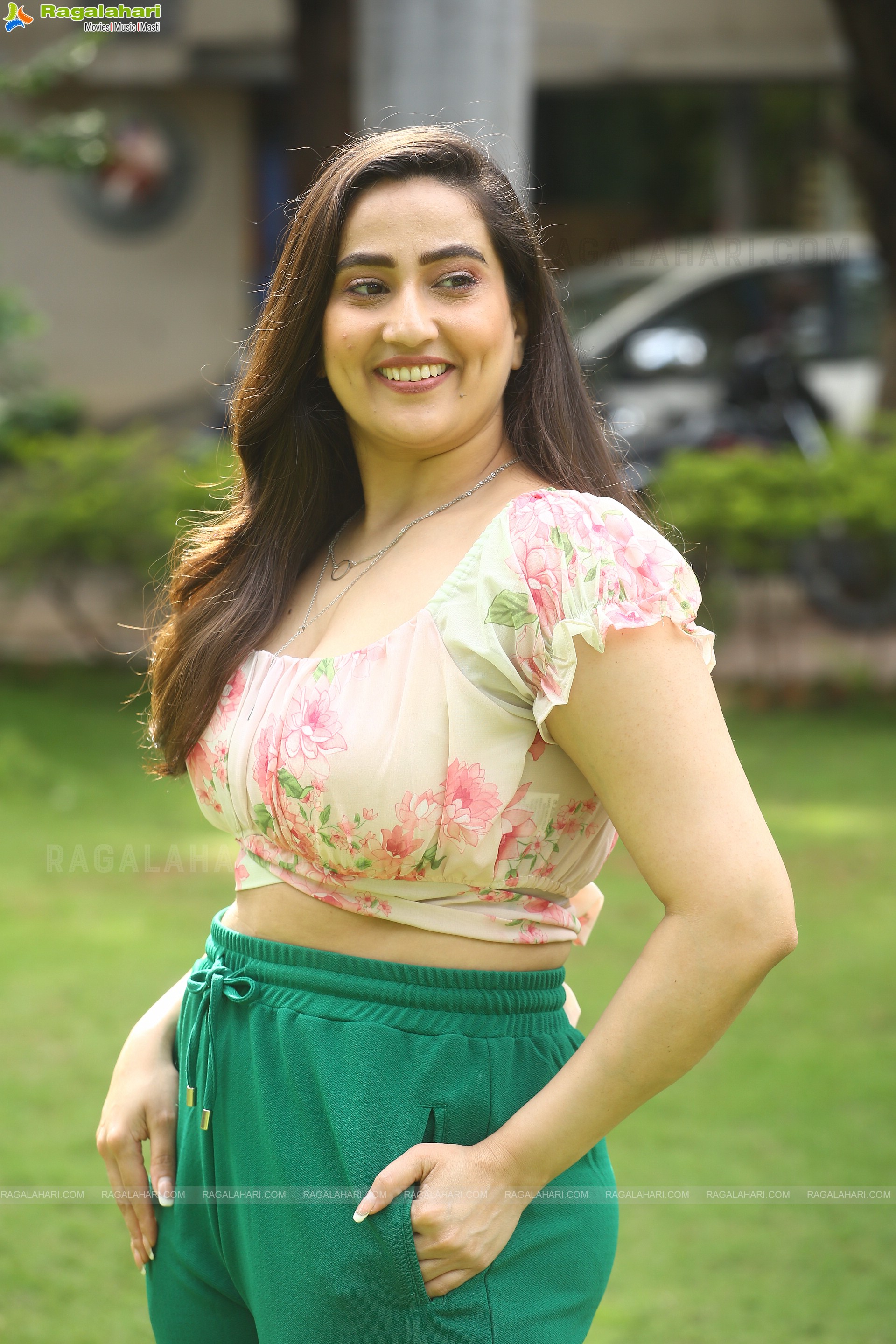 Anchor Manjusha Latest Gorgeous Stills, HD Photo Gallery