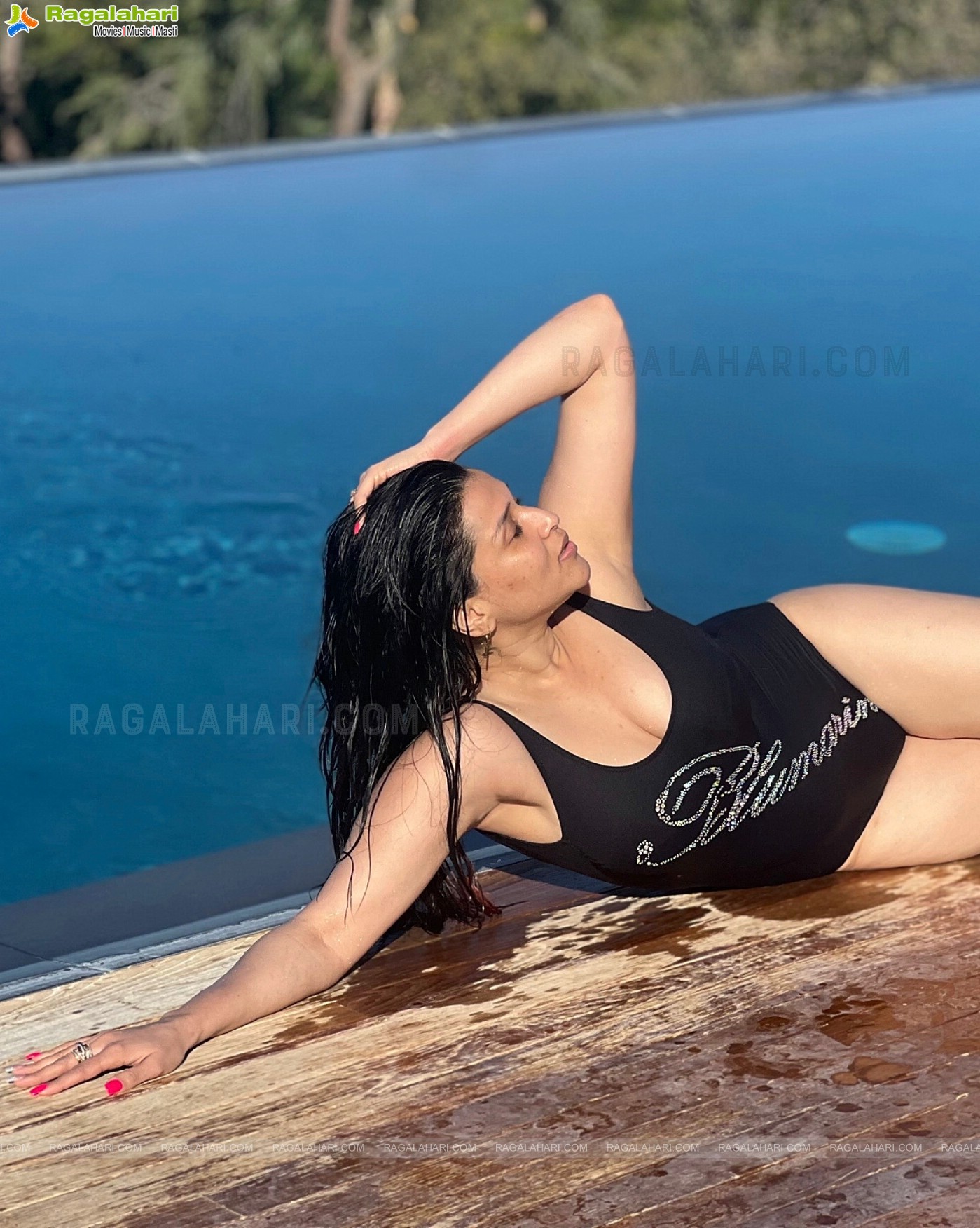Mannara Chopra Latest Stills in Swimsuit, HD Photo Gallery