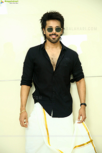 Nandu at Bomma Blockbuster Trailer Launch